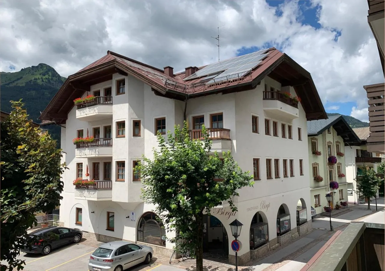 Property building in Ferienhaus Birgit - inklusive Eintritt Alpentherme Bad Hofgastein