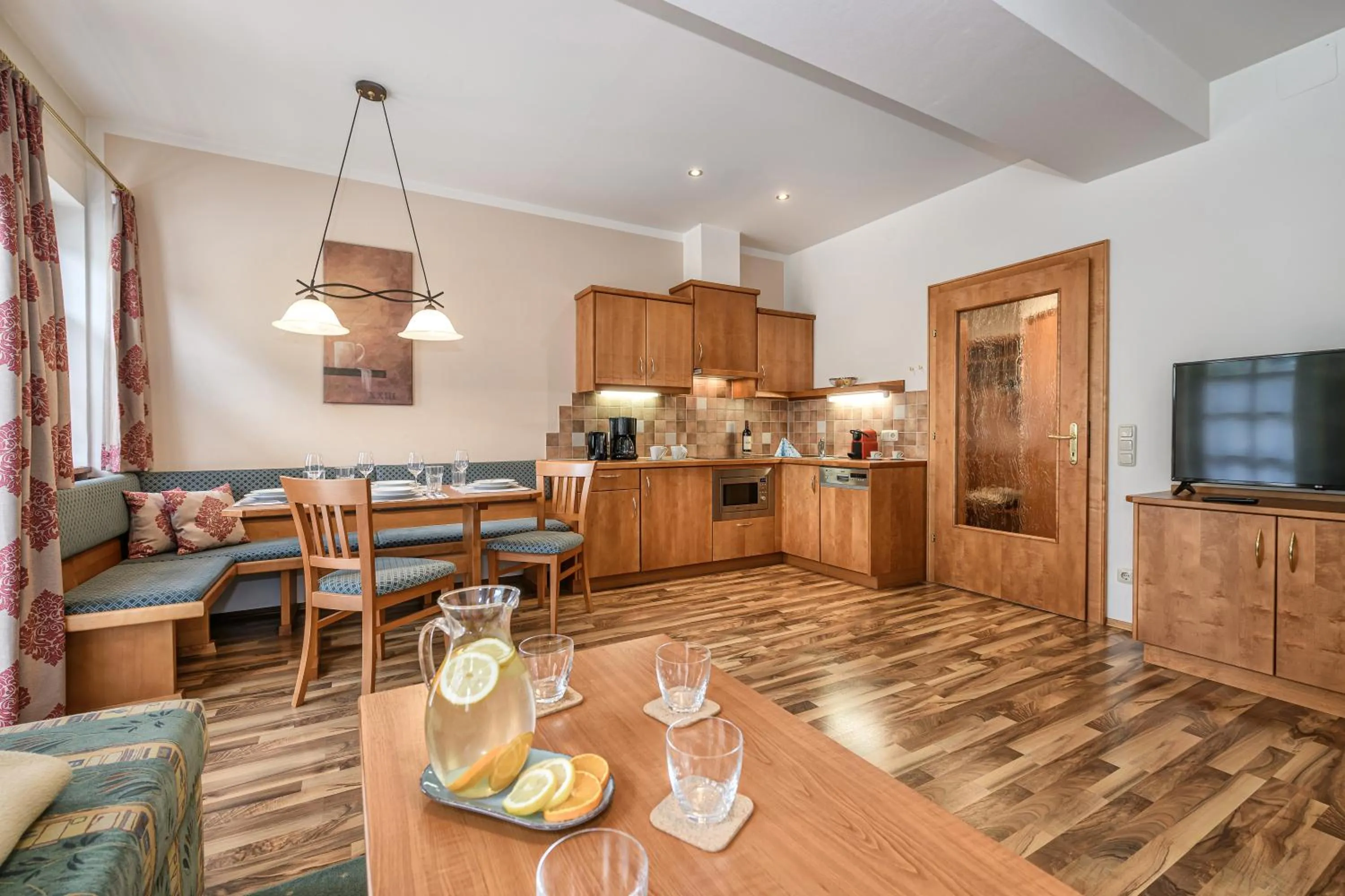 Kitchen or kitchenette in Ferienhaus Birgit - inklusive Eintritt Alpentherme Bad Hofgastein