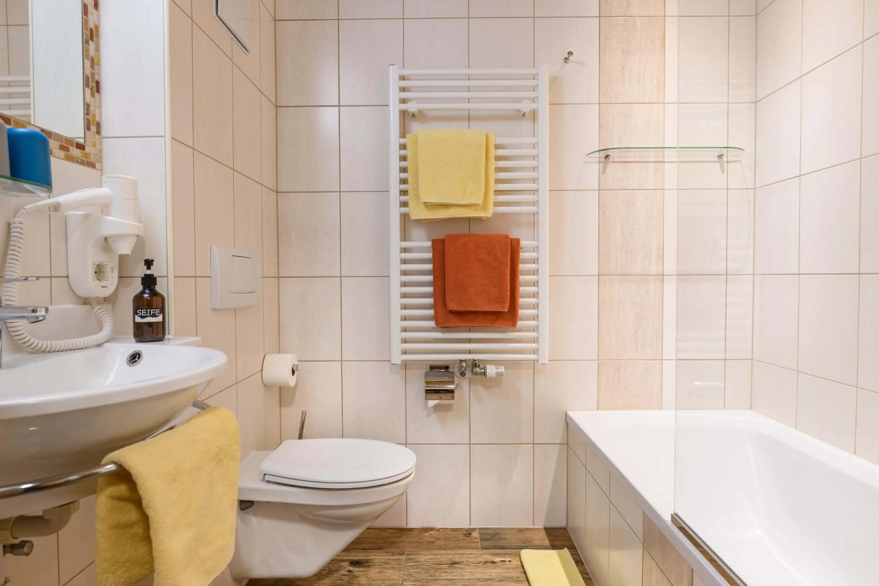 Toilet in Ferienhaus Birgit - inklusive Eintritt Alpentherme Bad Hofgastein