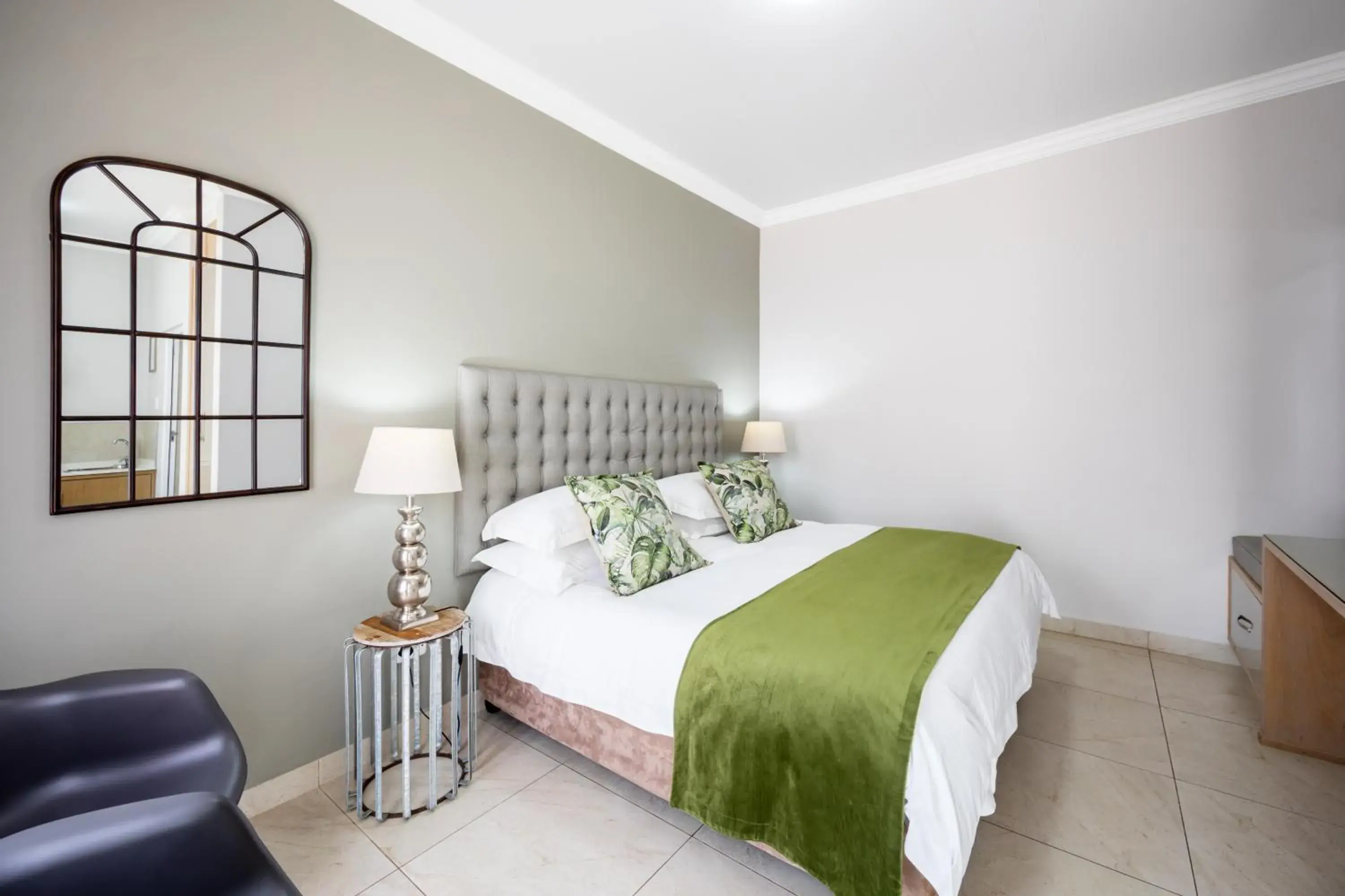 Deluxe Room - single occupancy in Adato Guesthouse Deluxe Room - single occupancy in Adato Guesthouse