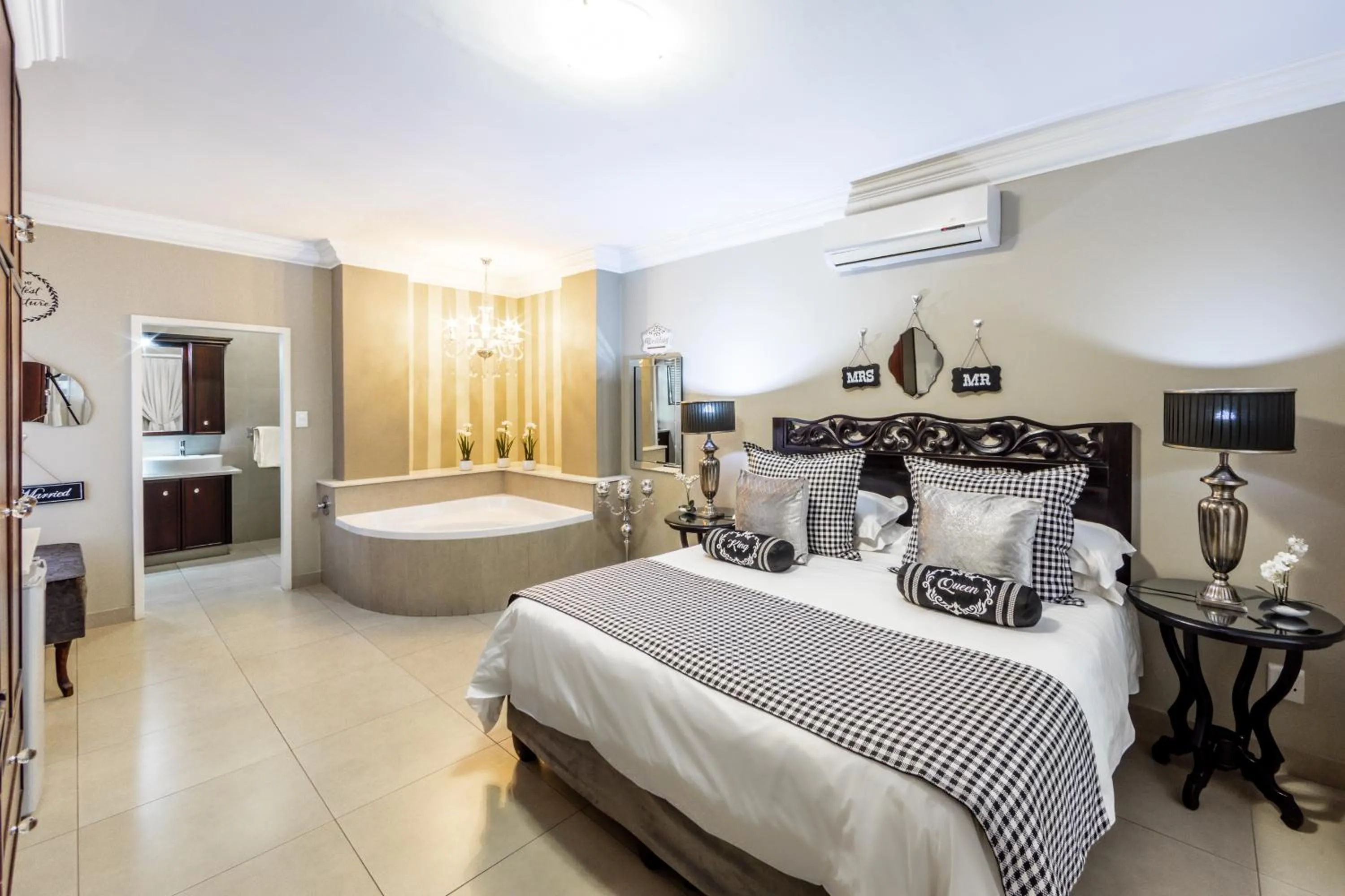 Superior King Room - single occupancy in Adato Guesthouse