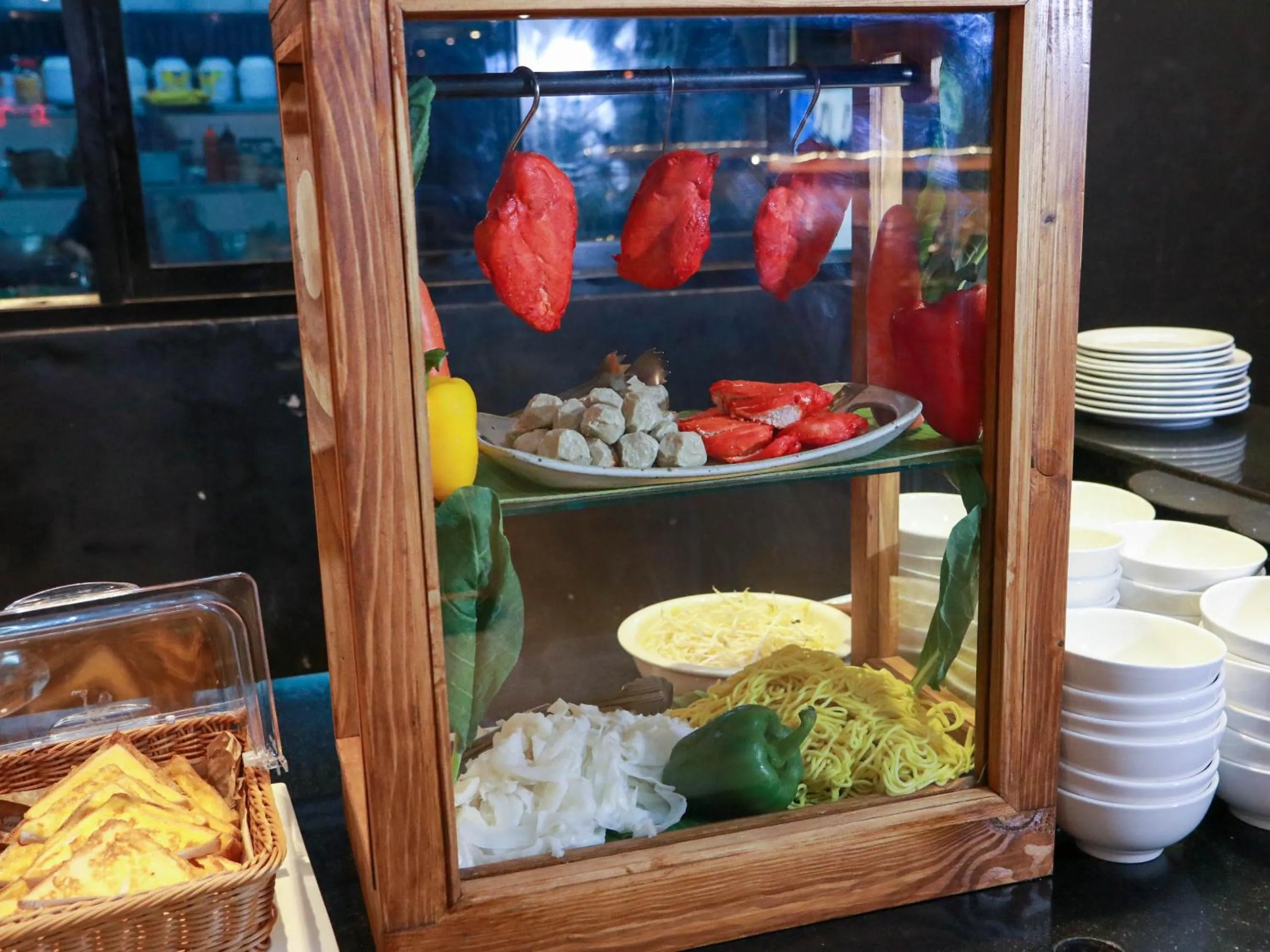 Restaurant/places to eat in DARA Hotel - SHA Plus