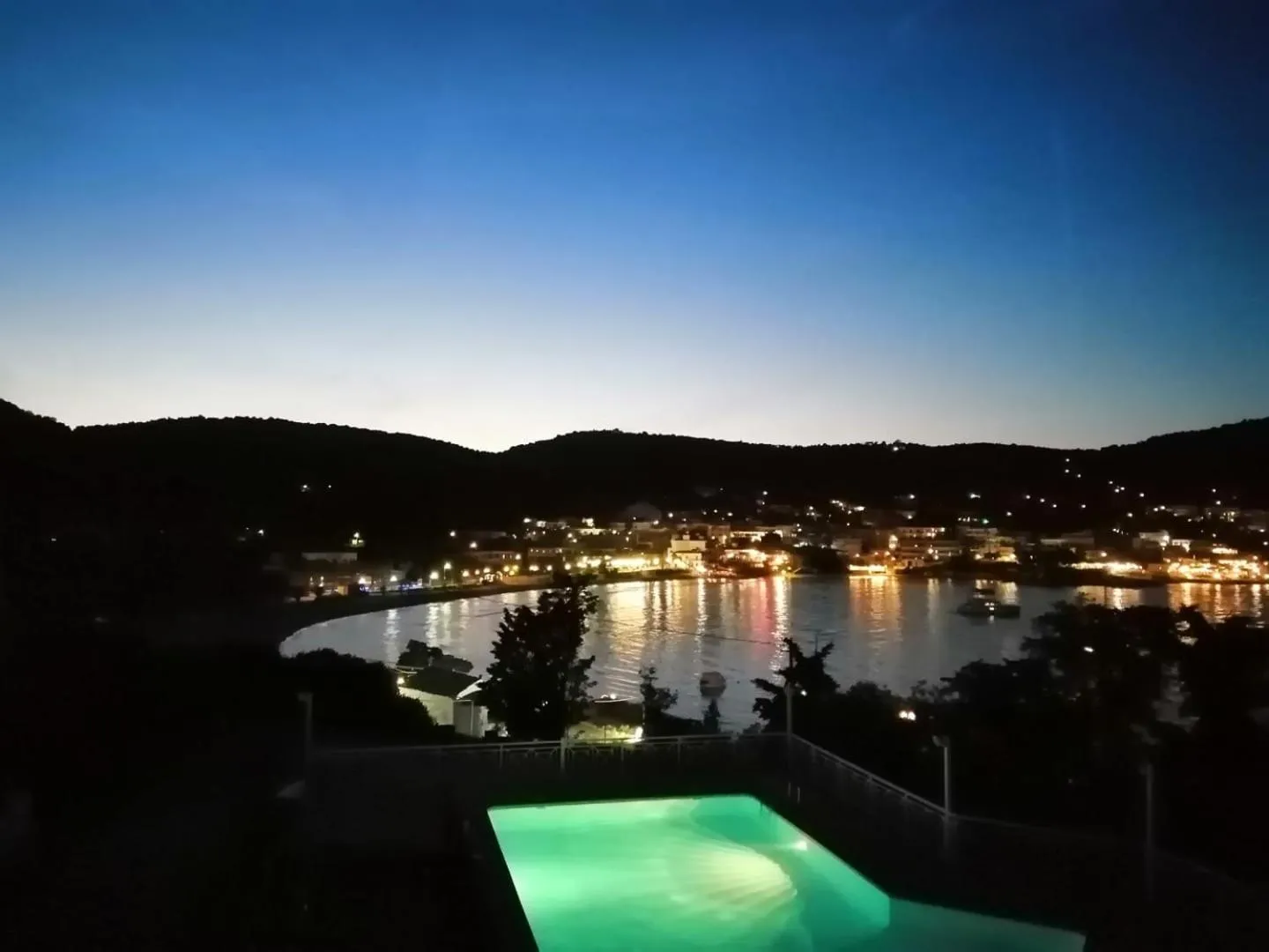 Pool view in Oneiro glico