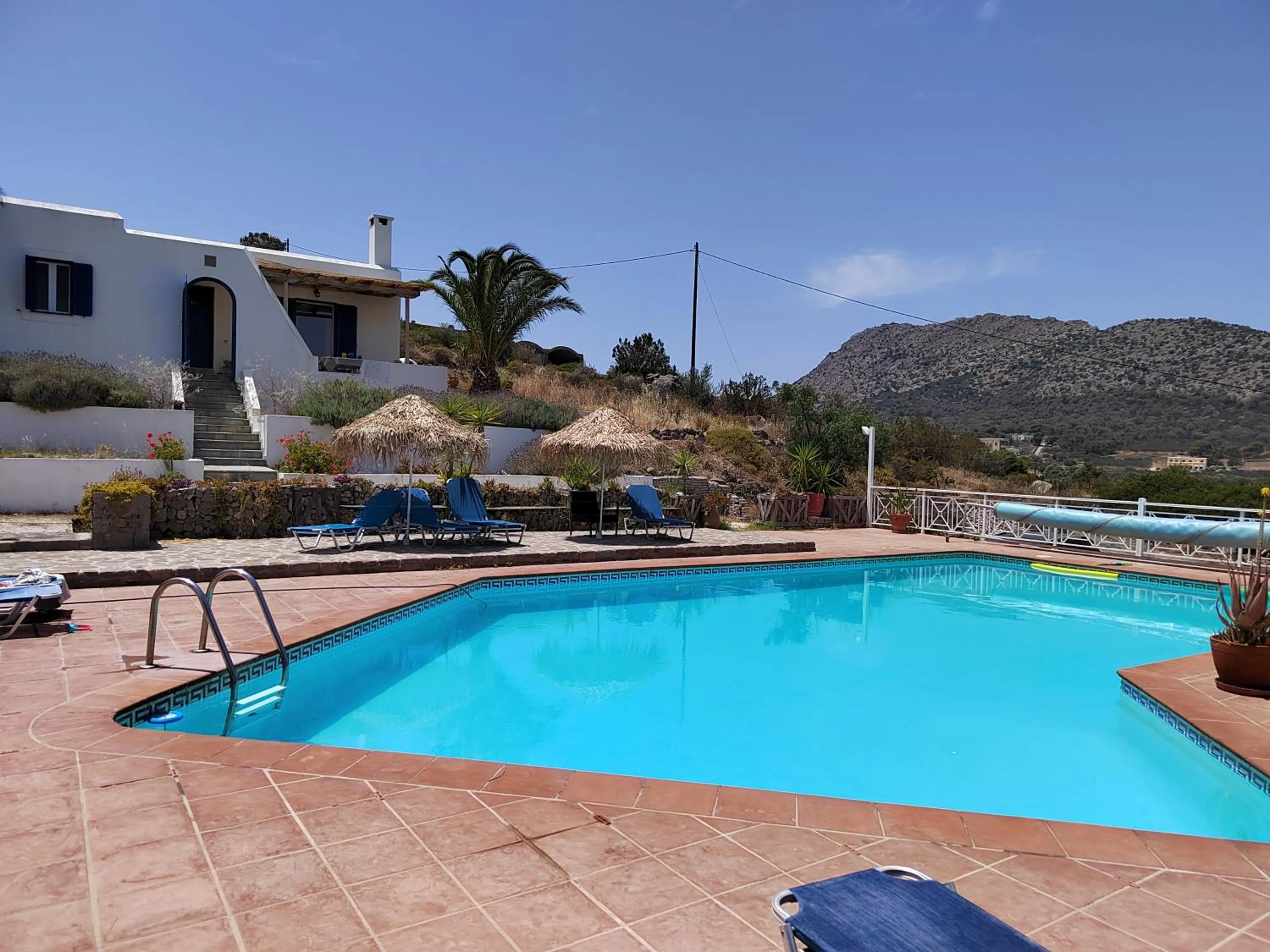 Pool view in Oneiro glico