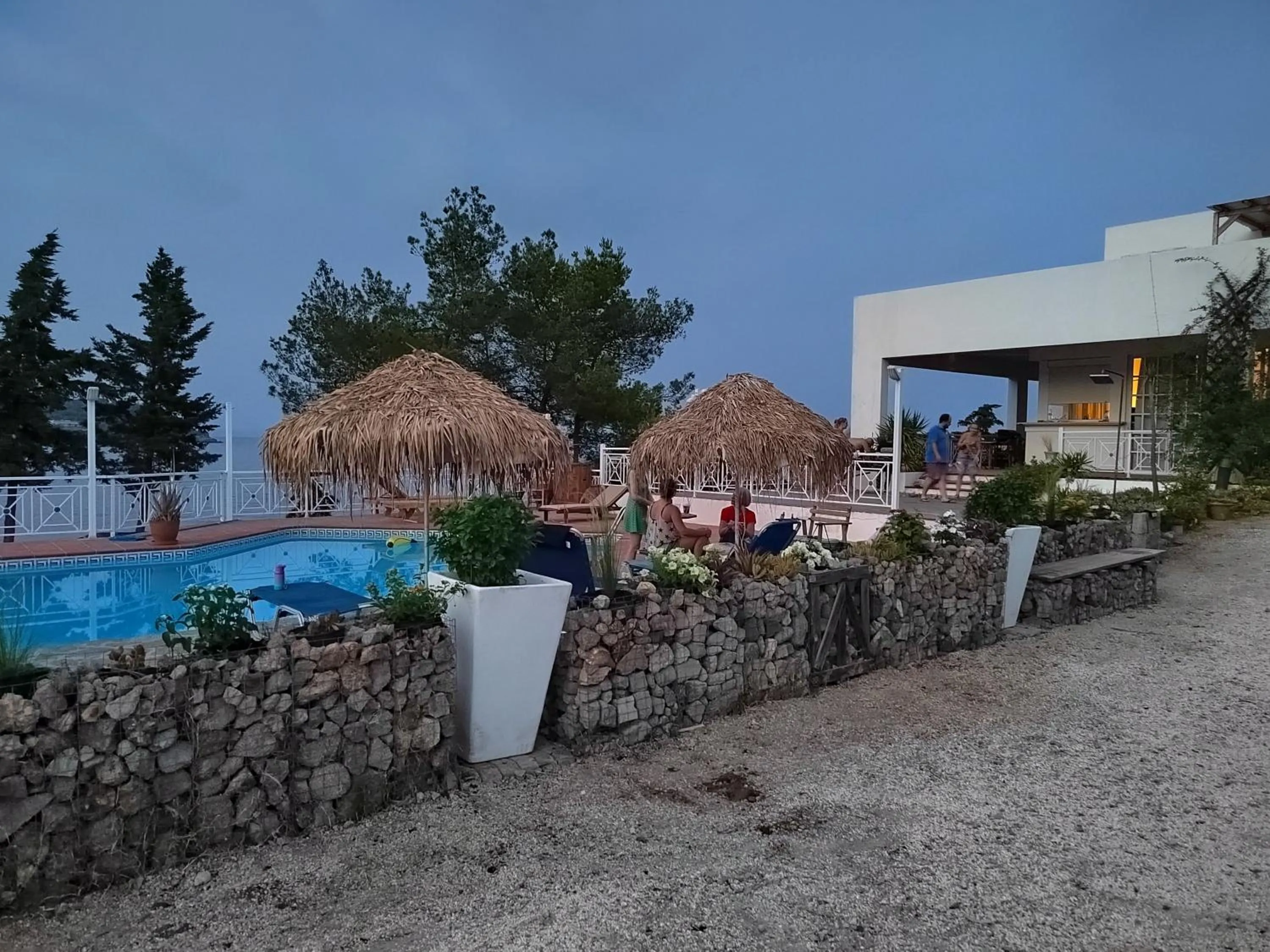 Pool view in Oneiro glico