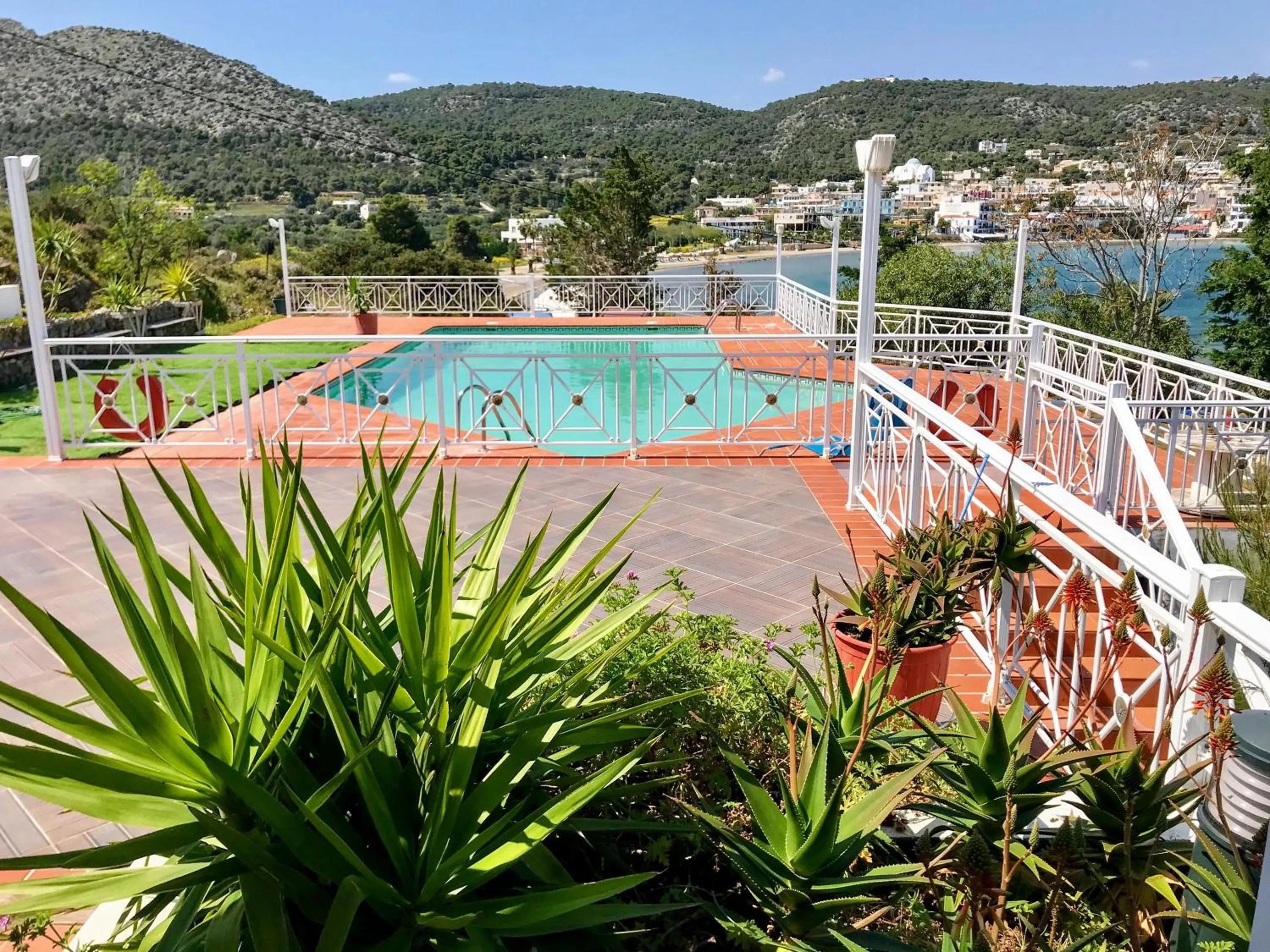 Neighbourhood in Oneiro glico