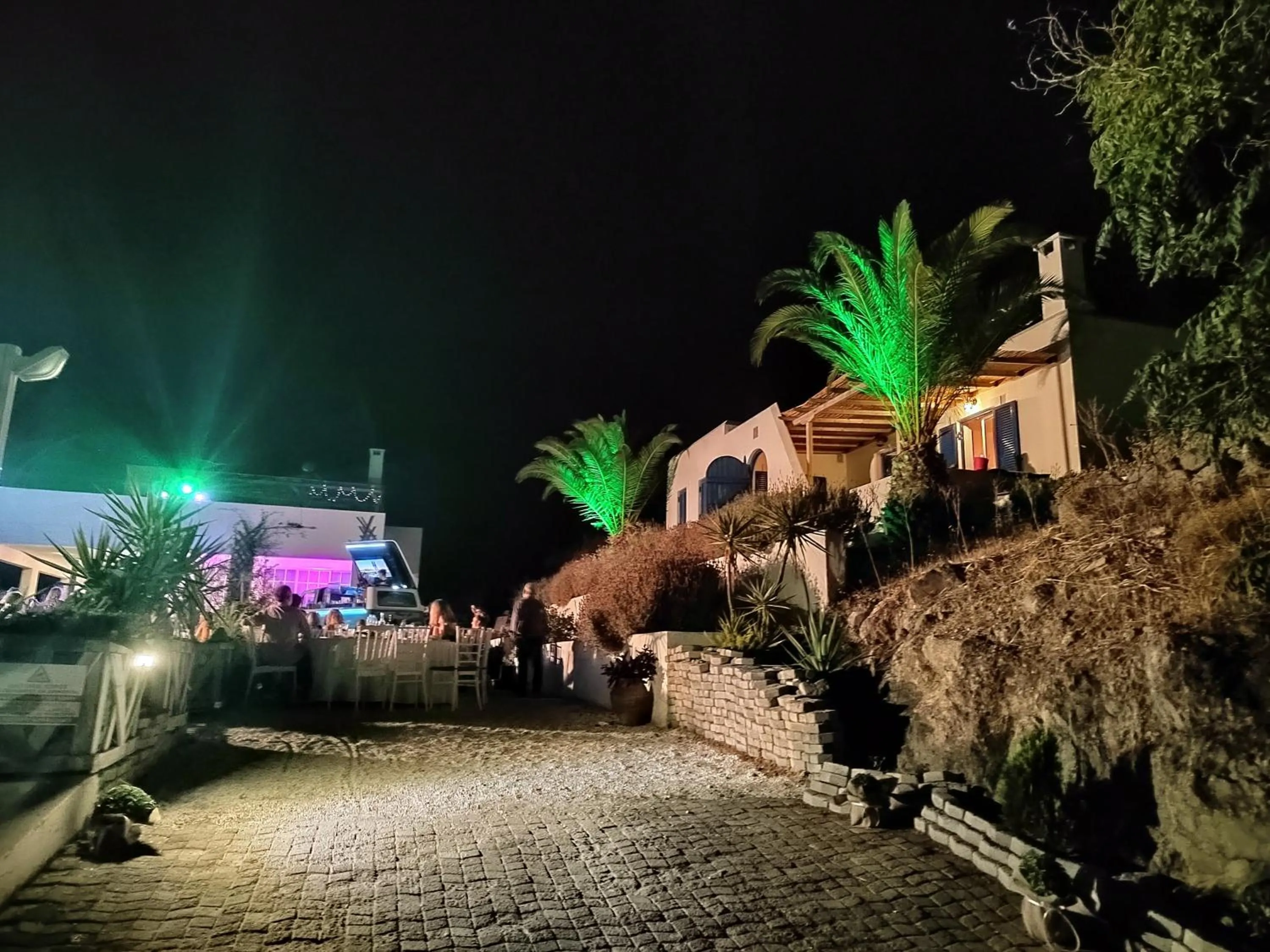 Property building in Oneiro glico