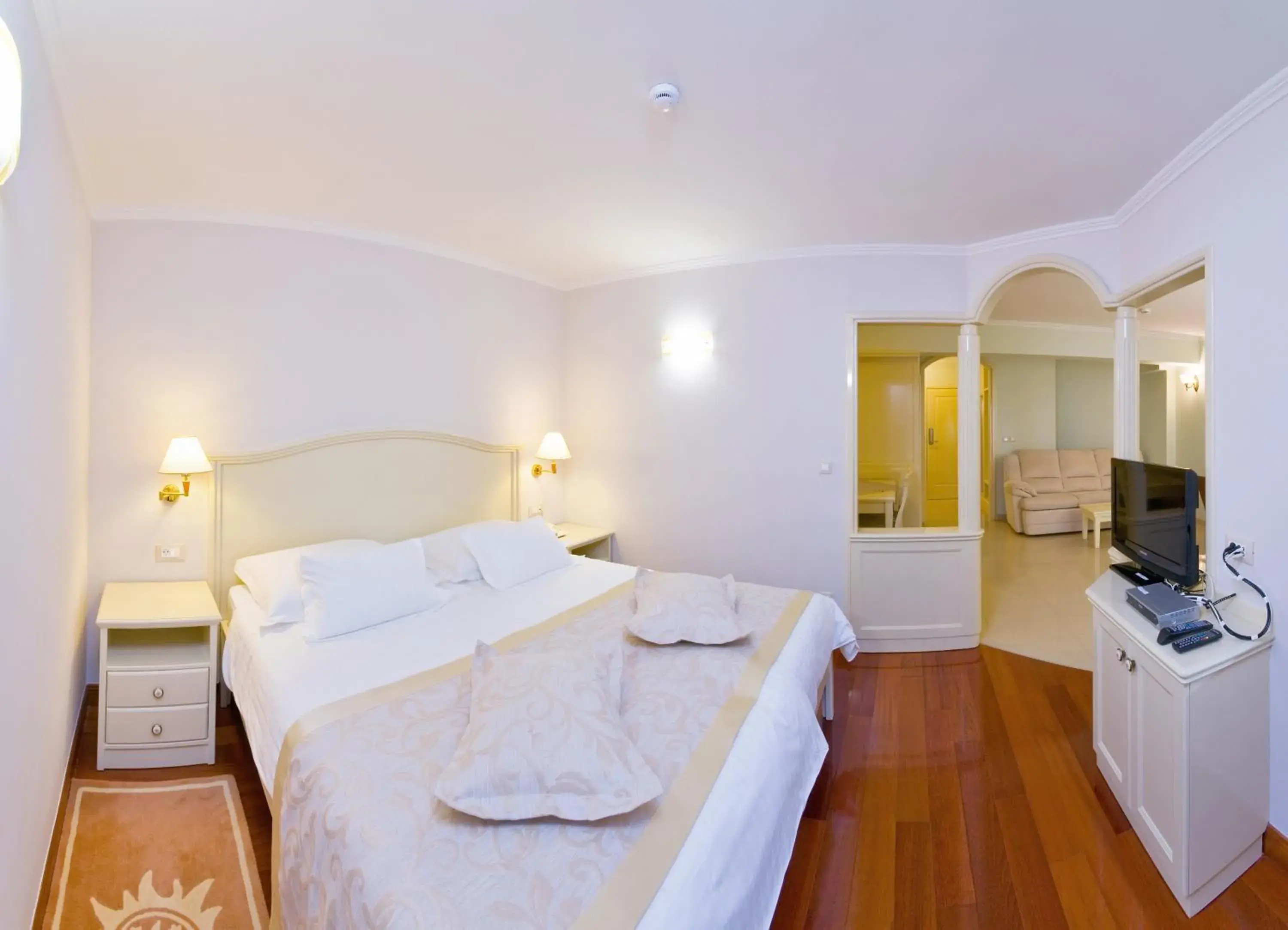 Luxury Studio Apartment with Balcony and Side Sea View in Hotel Sunceva Postelja Brela Luxury Studio Apartment with Balcony and Side Sea View in Hotel Sunceva Postelja Brela