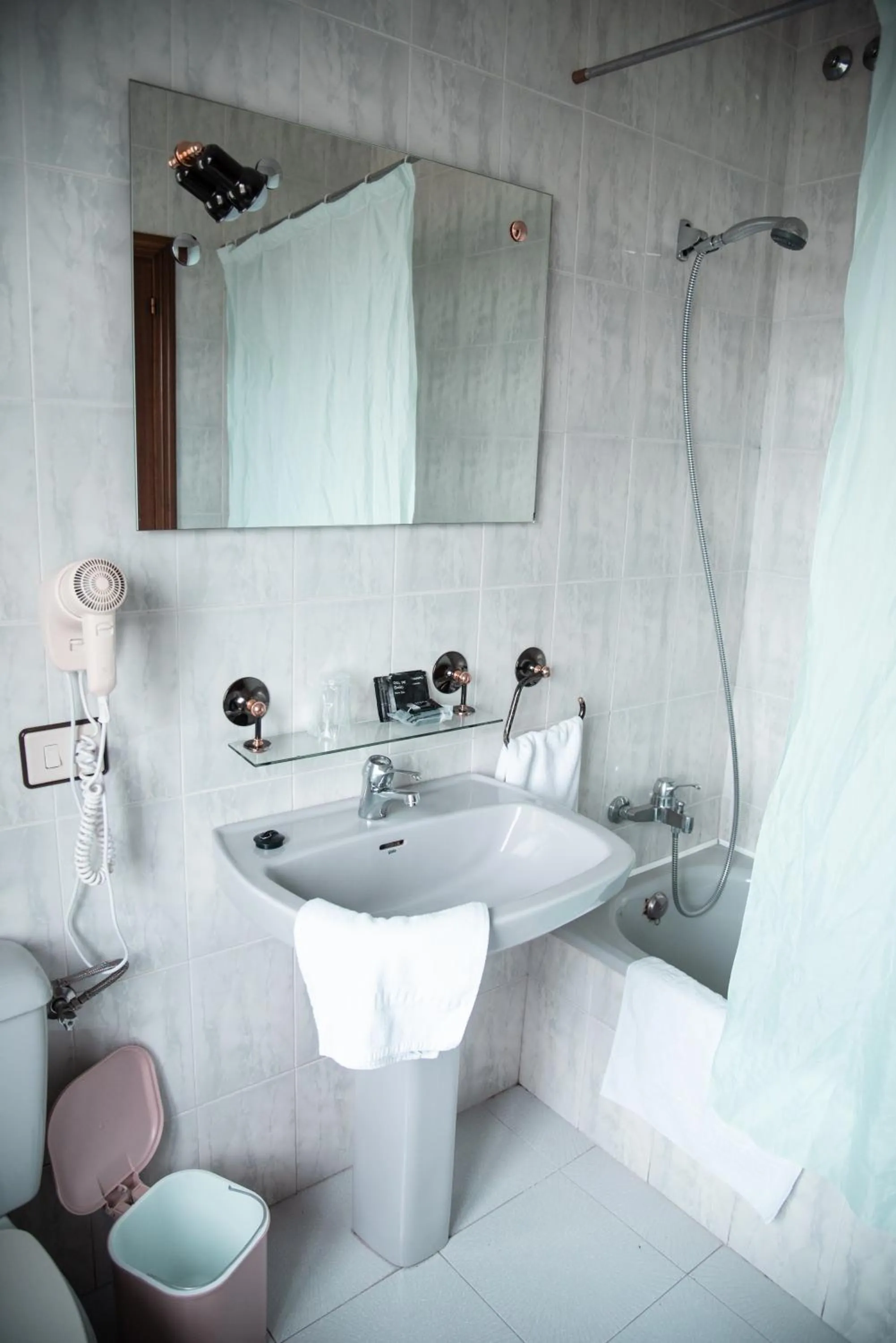 Bathroom in Hotel Los Olmos