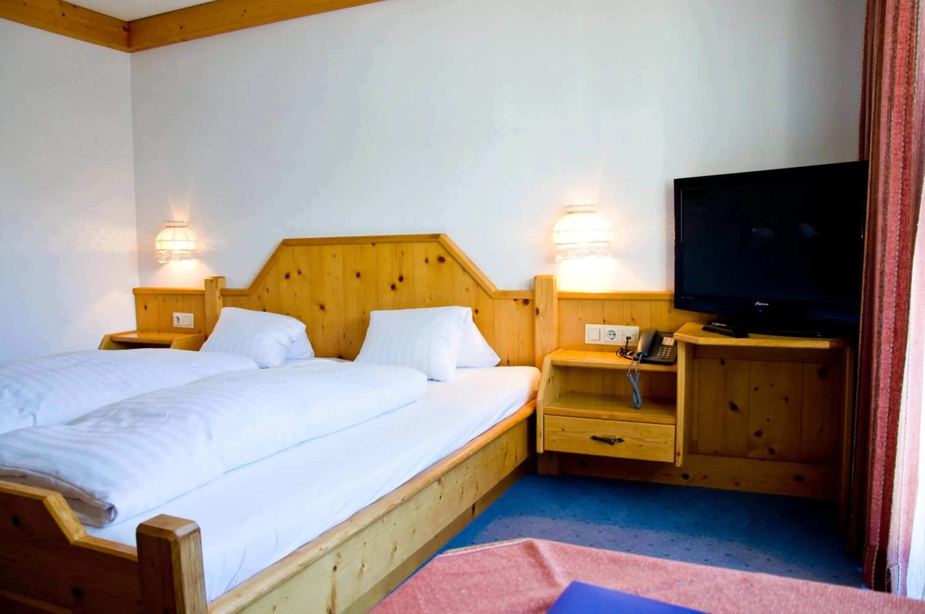 Photo of the whole room, Bed in Hotel Alpenfriede