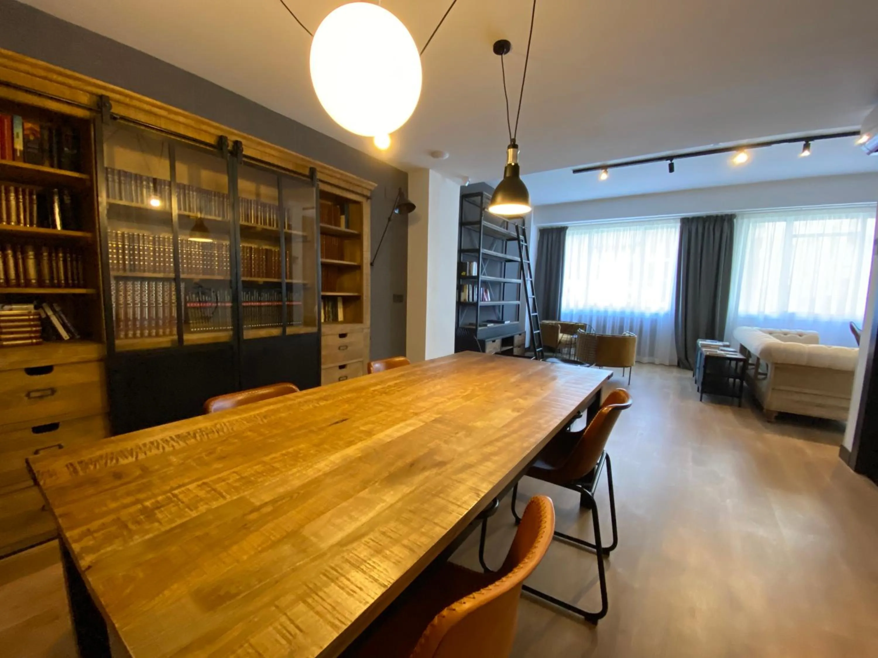 Living room in BYPILLOW San Mamés