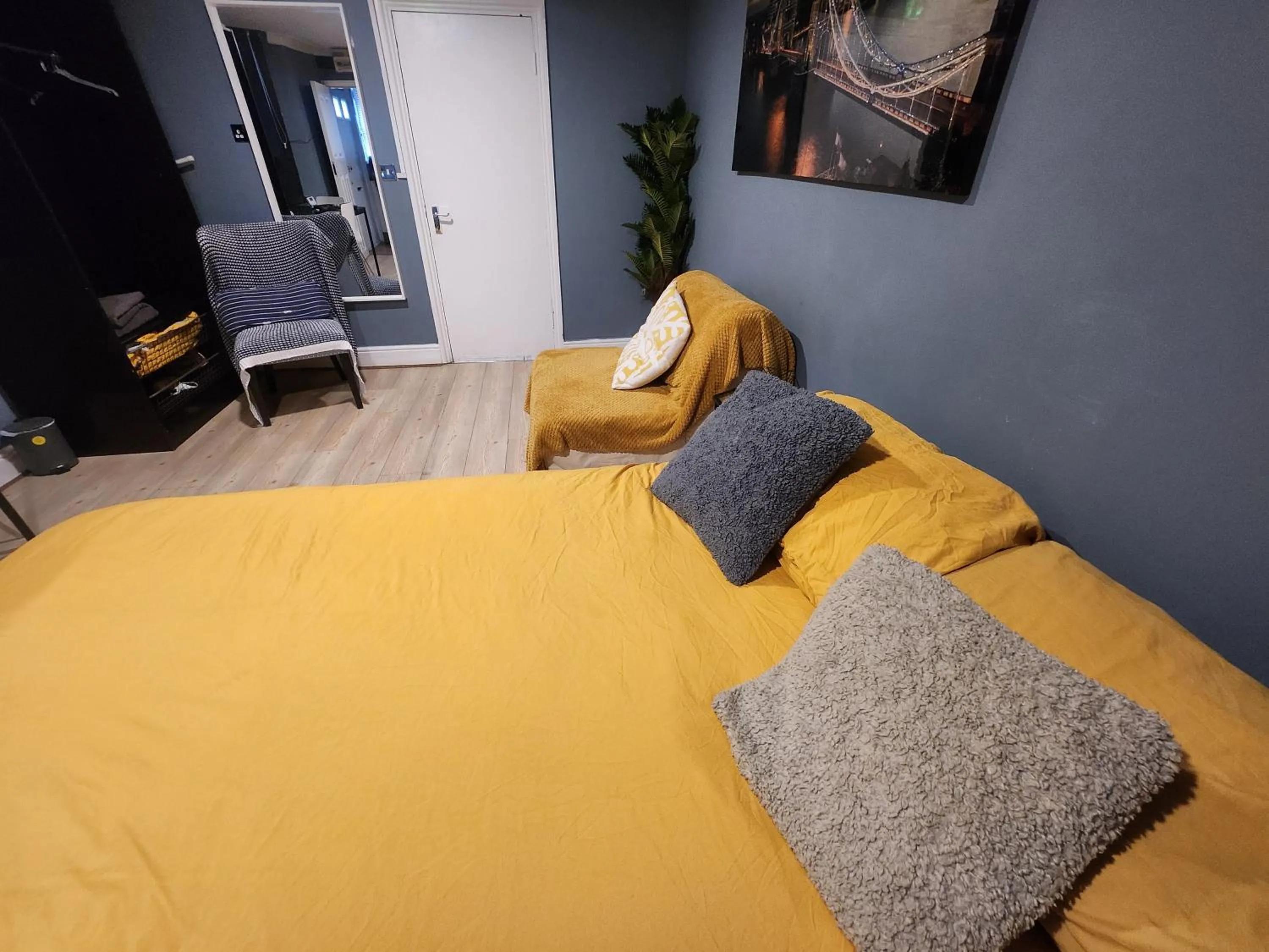 Bed in Dodi Aparts London, near Stratford close to tube station