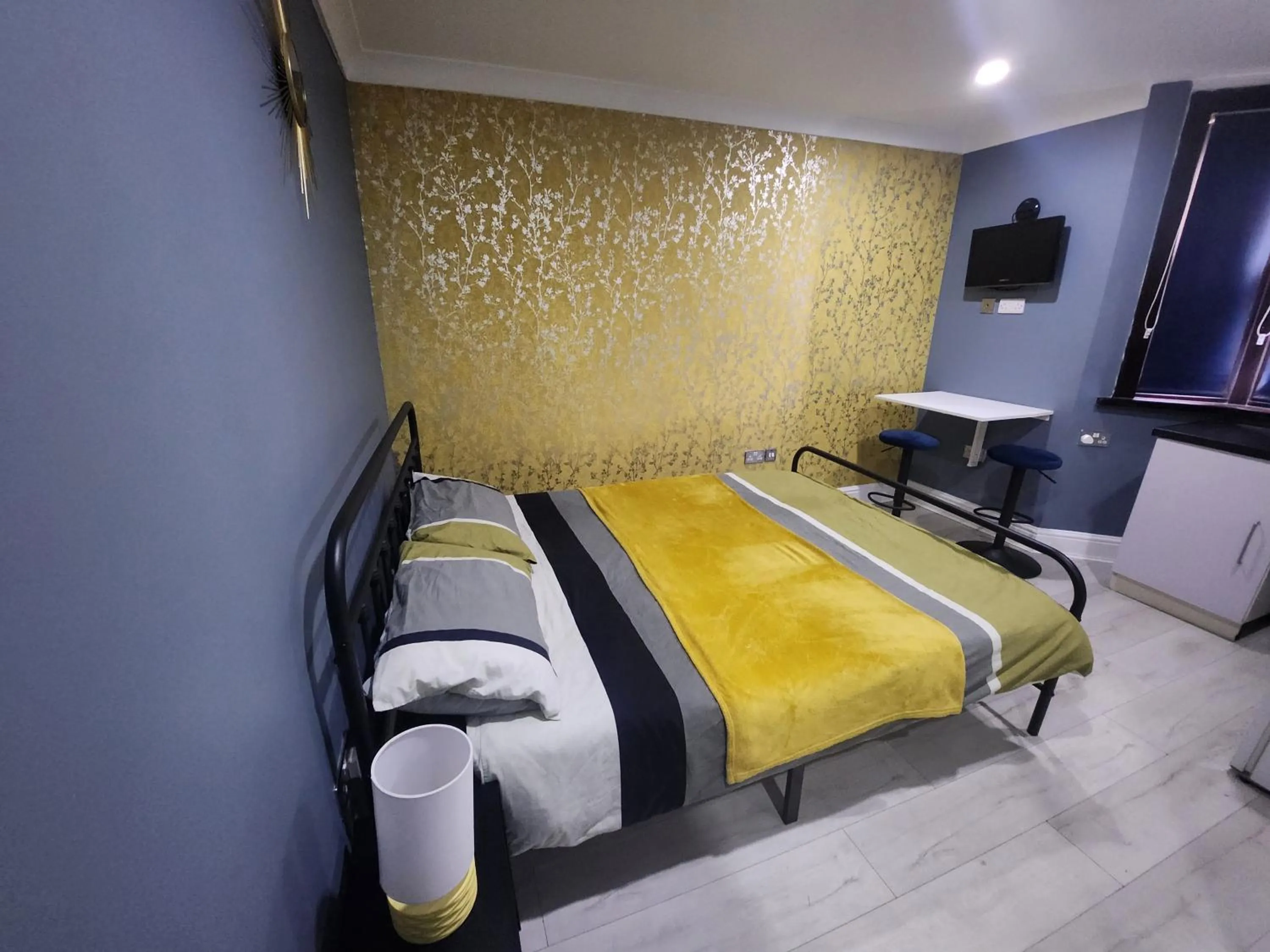 Bed in Dodi Aparts London, near Stratford close to tube station