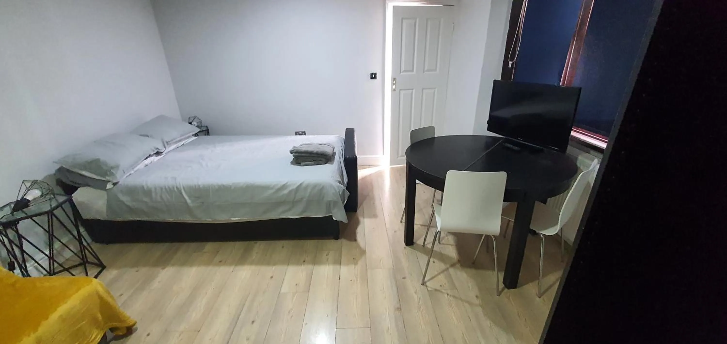 Bed in Dodi Aparts London, near Stratford close to tube station