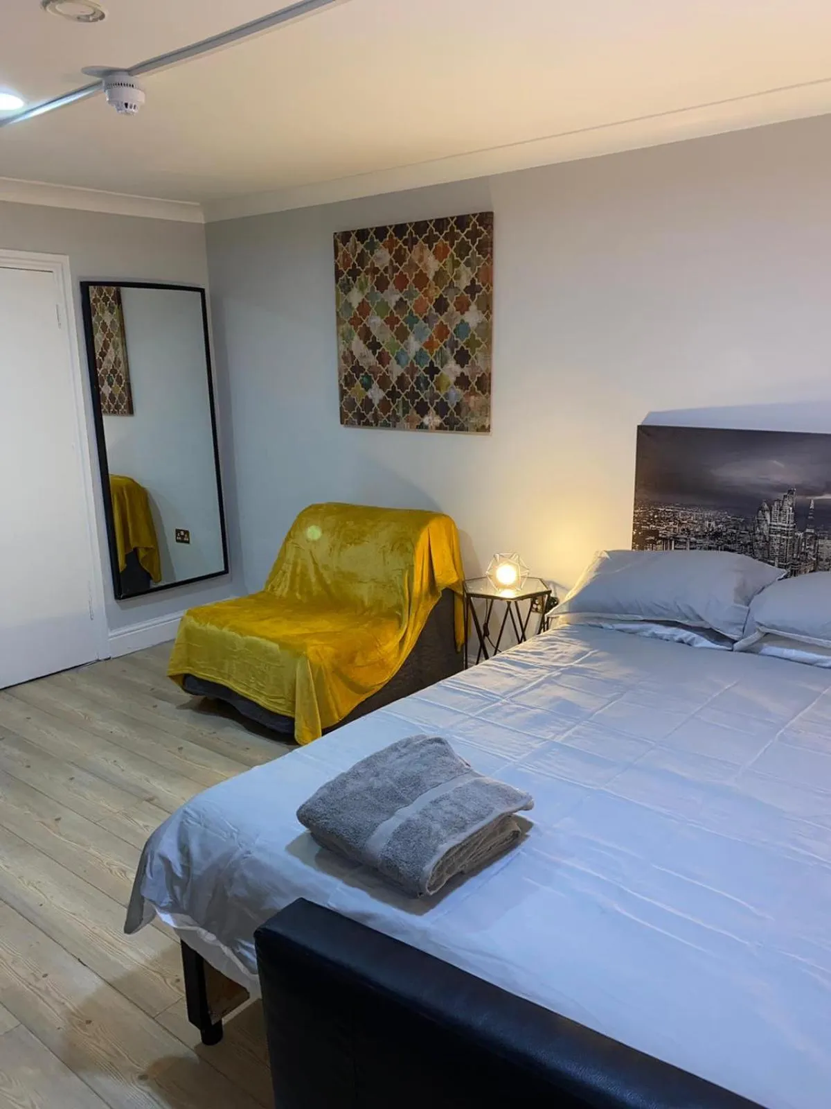 Bed in Dodi Aparts London, near Stratford close to tube station