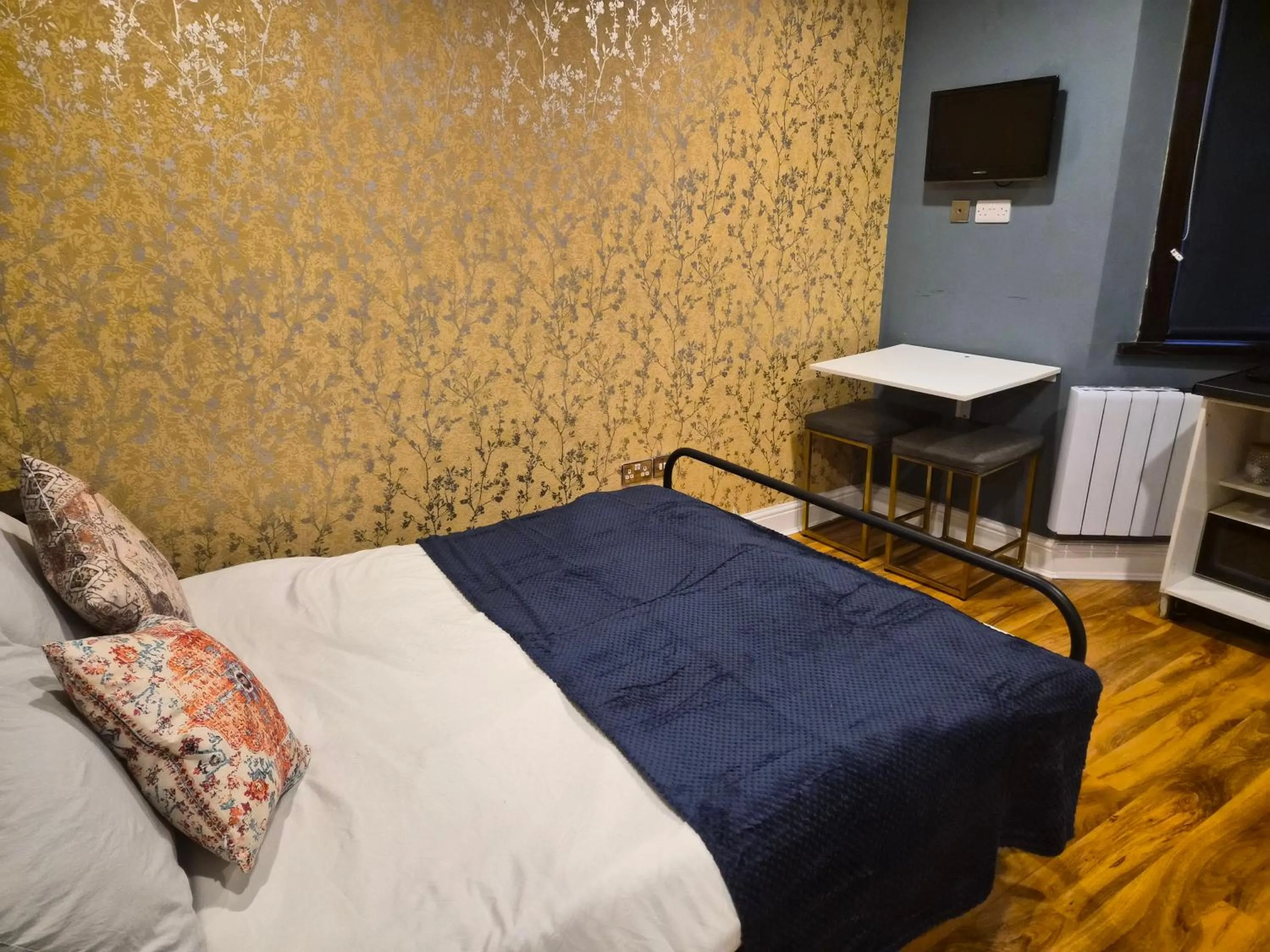 Bedroom, Bed in Dodi Aparts London, near Stratford close to tube station