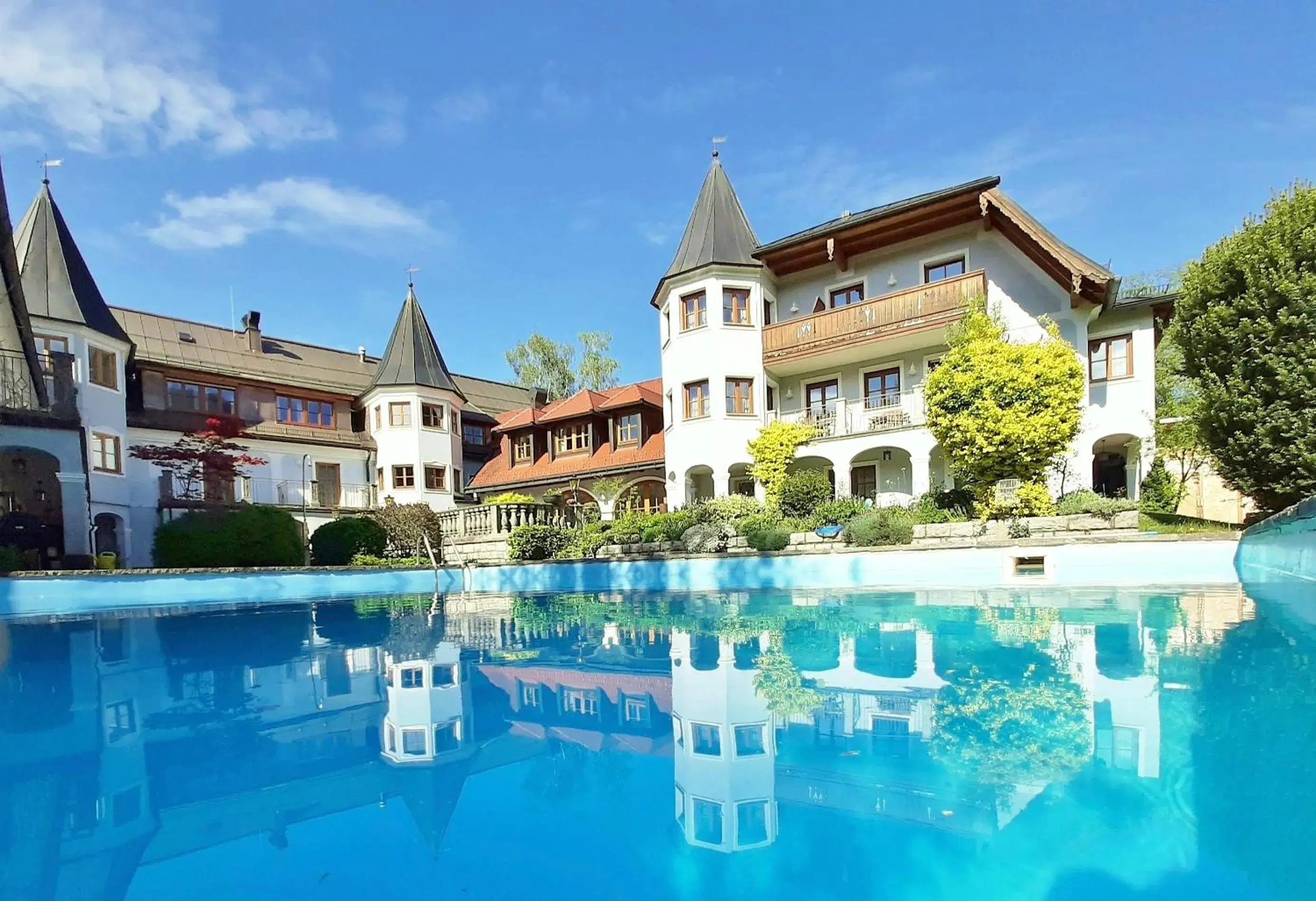 Garden view, Property Building in Gasthof Hotel Doktorwirt