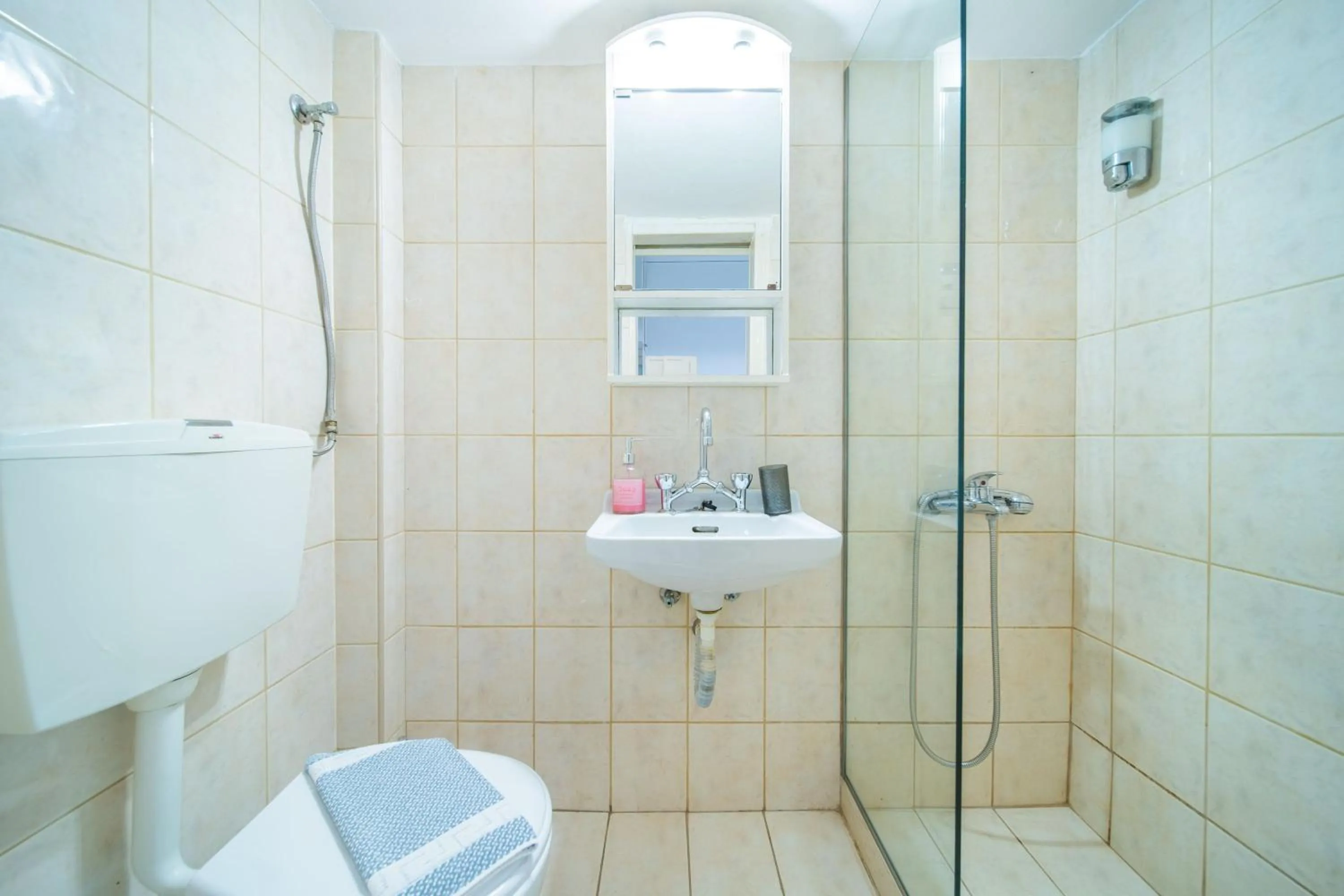 Shower in City Center Studios by Cretan Houses