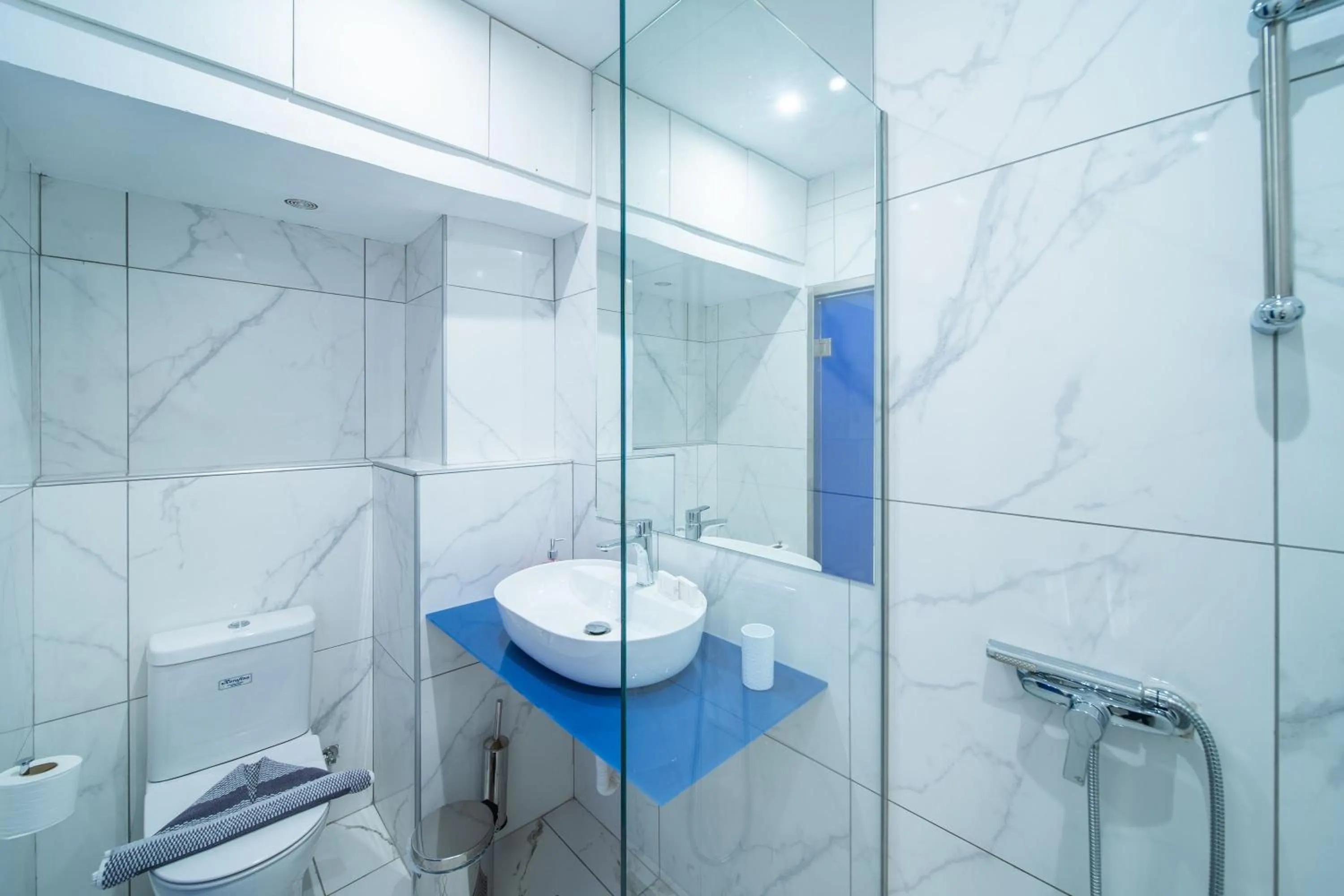 Shower in City Center Studios by Cretan Houses