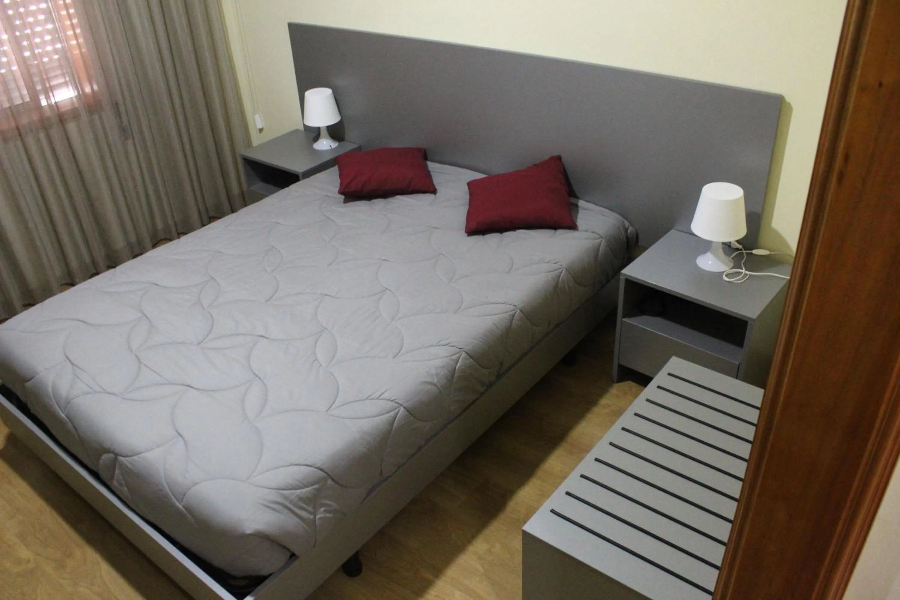 Bed in Hotel Jorge V