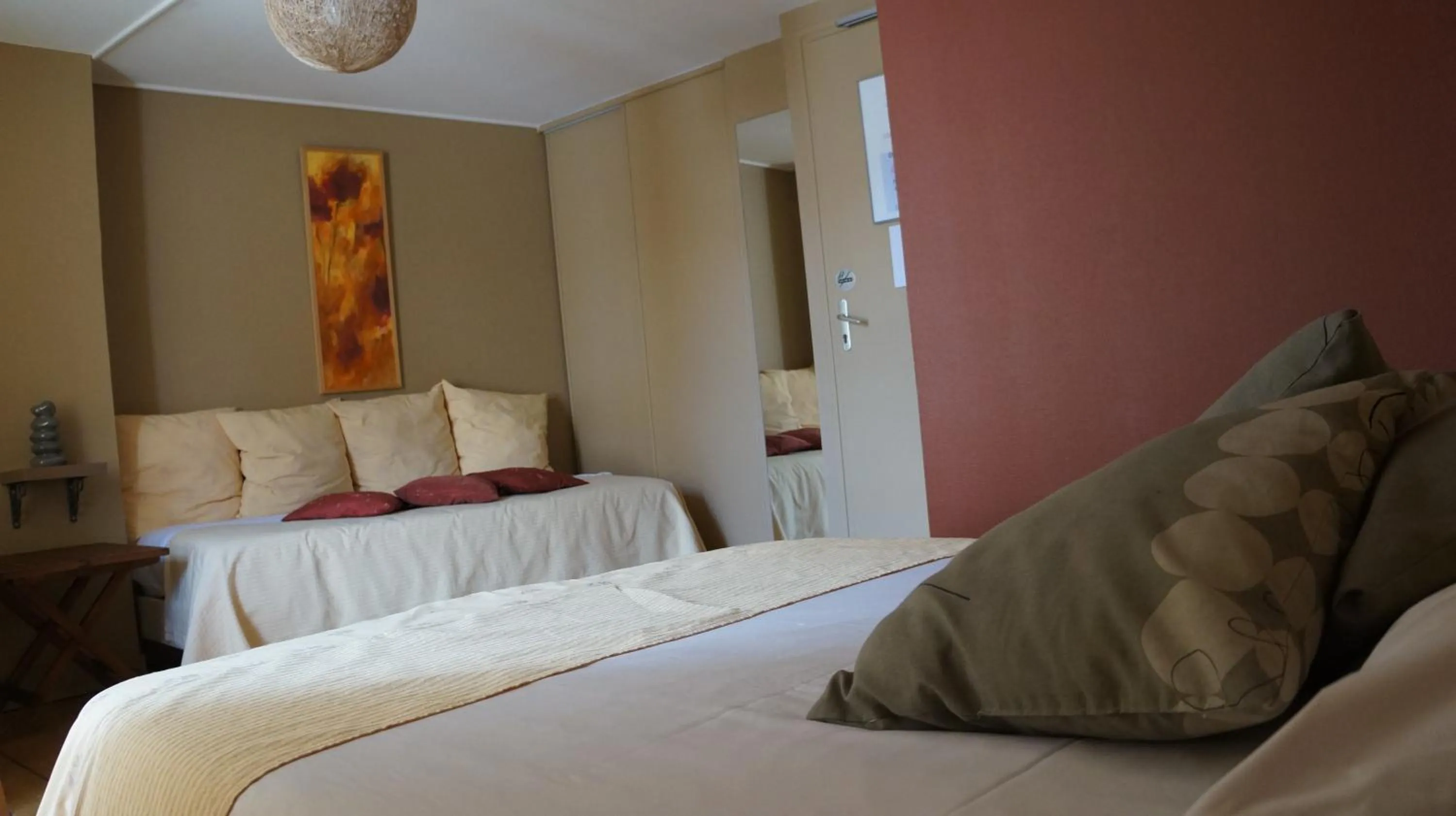 Bed in Saveurs De l'Abbaye