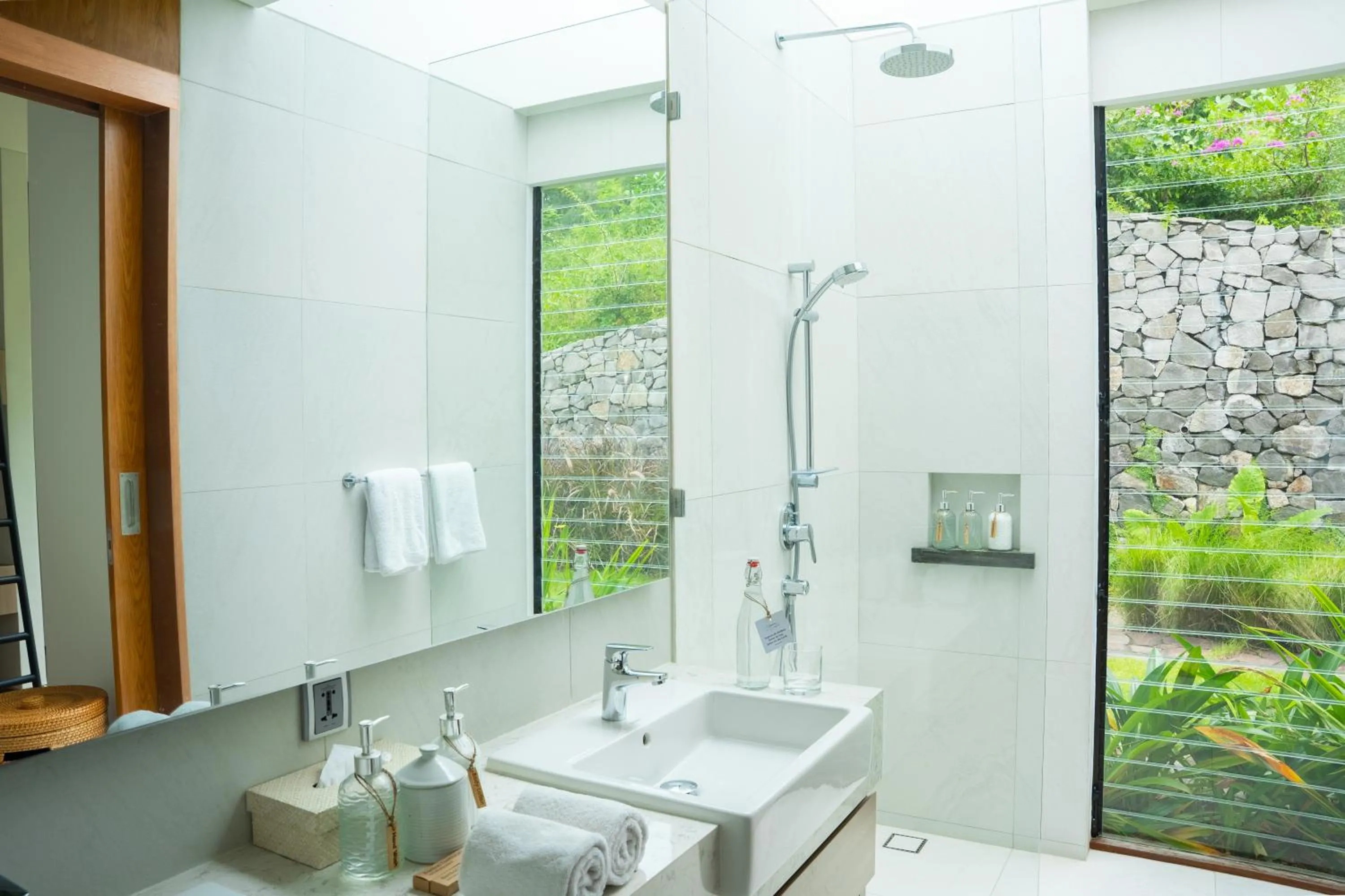 Shower in Selong Selo Resort and Villas