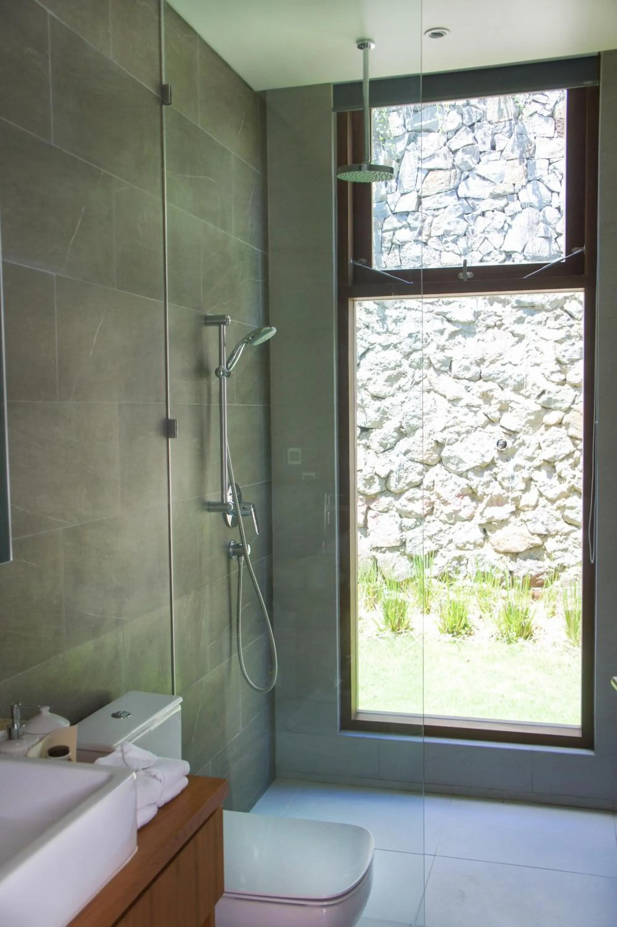 Shower in Selong Selo Resort and Villas