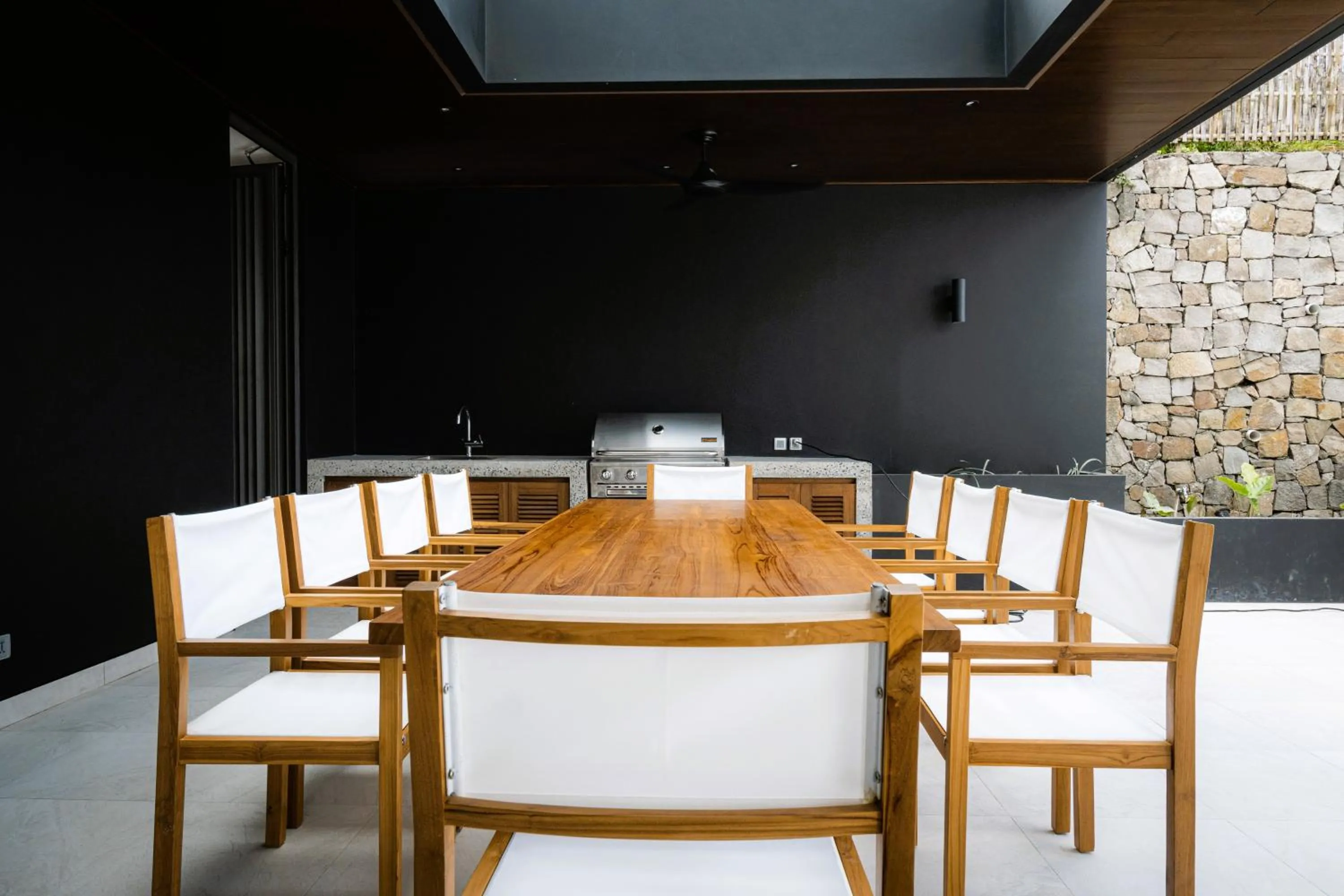 Dining area in Selong Selo Resort and Villas