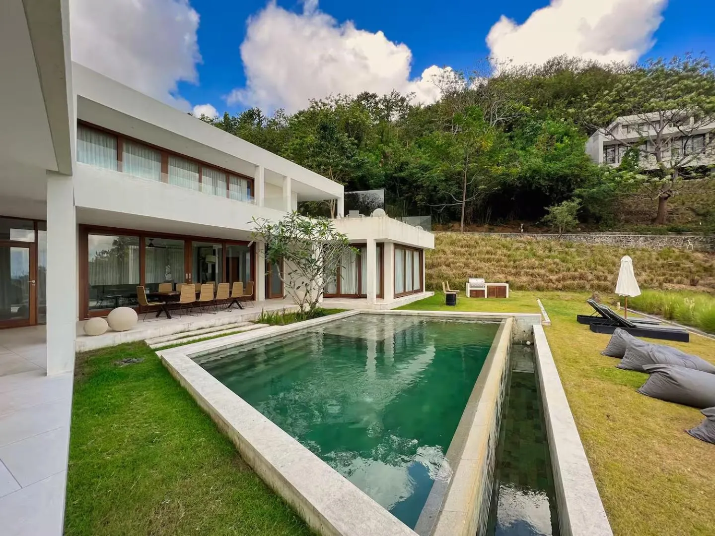 Swimming pool in Selong Selo Resort and Villas