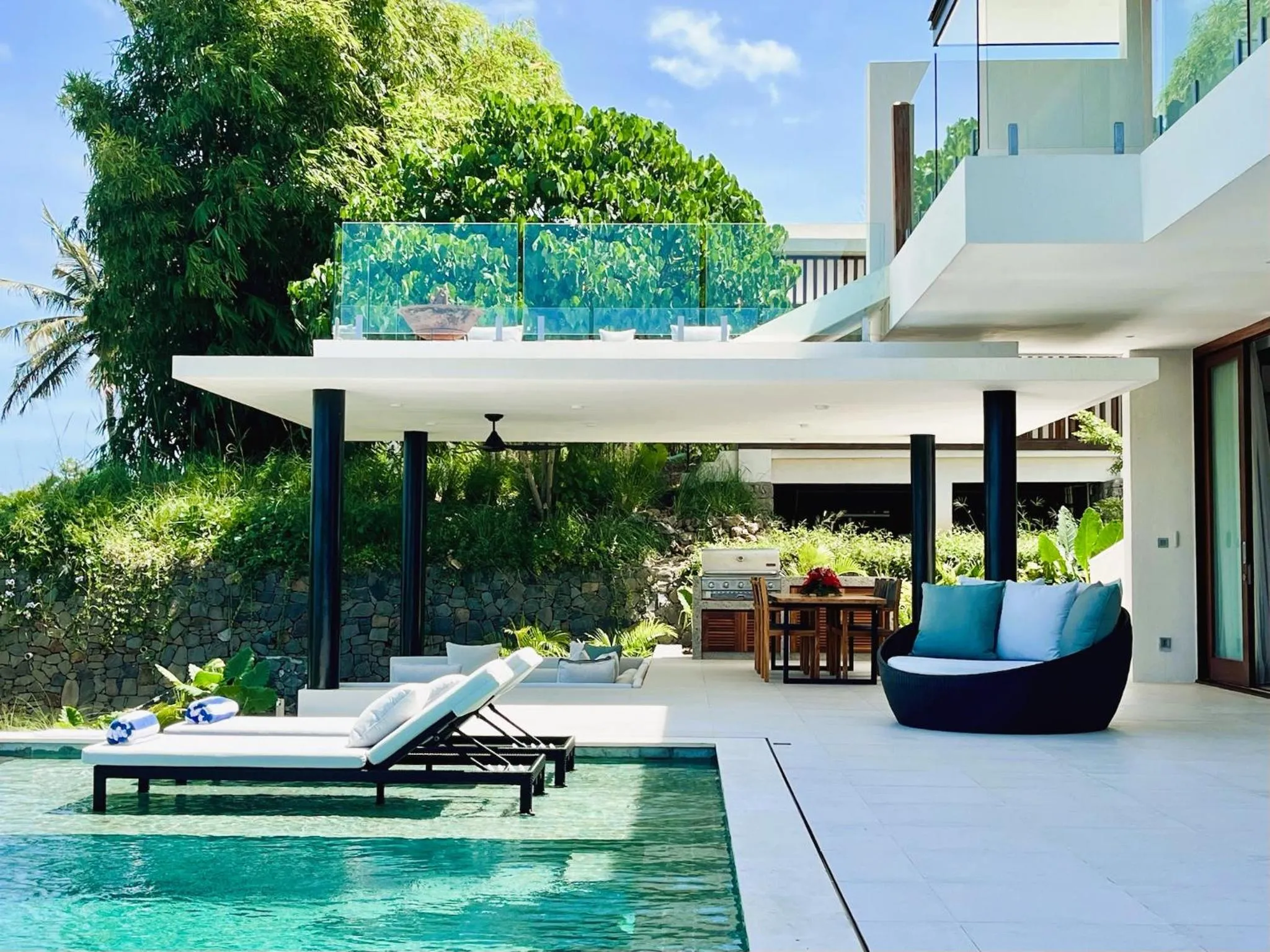 Swimming pool in Selong Selo Resort and Villas