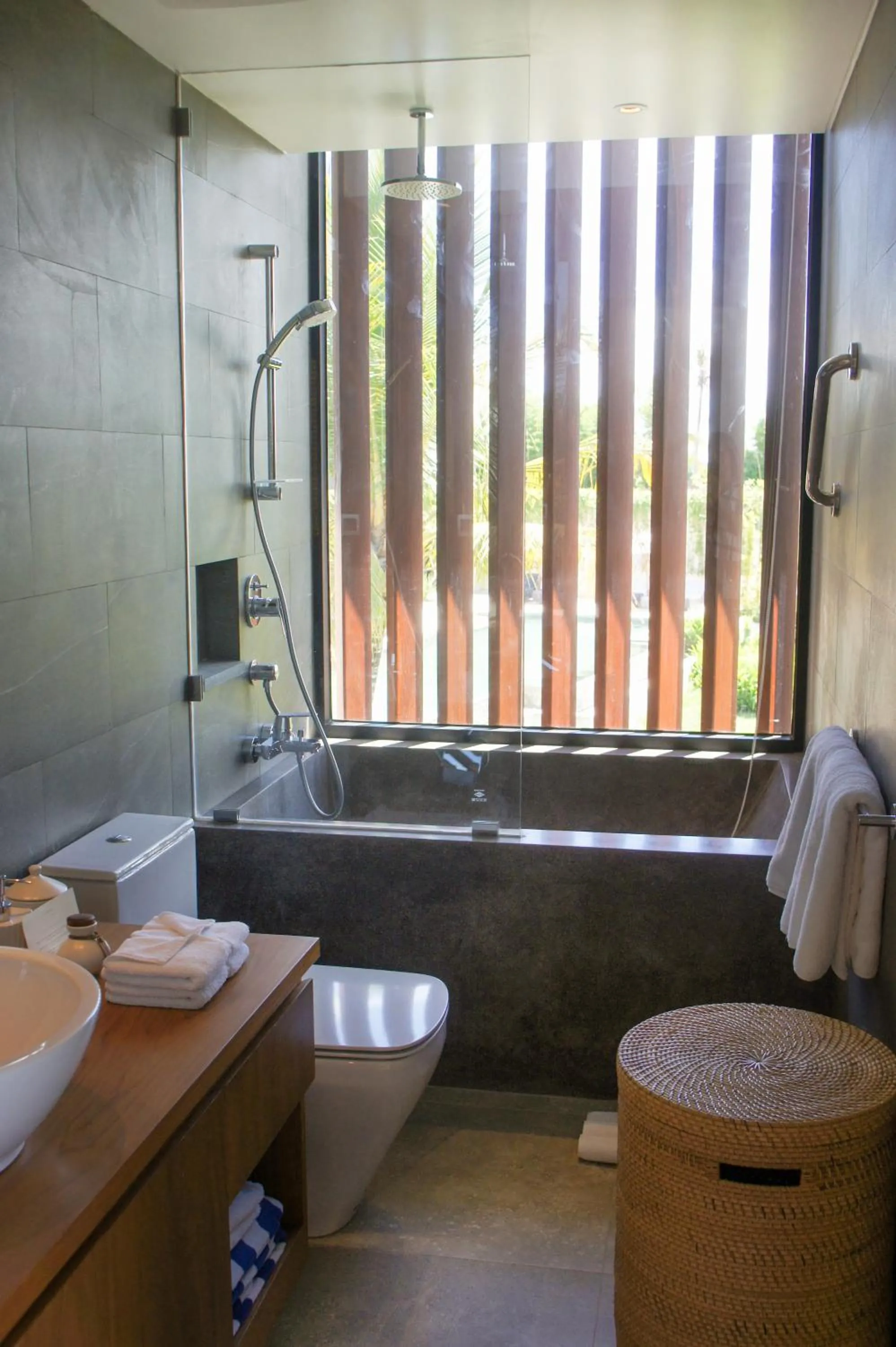 Bath in Selong Selo Resort and Villas