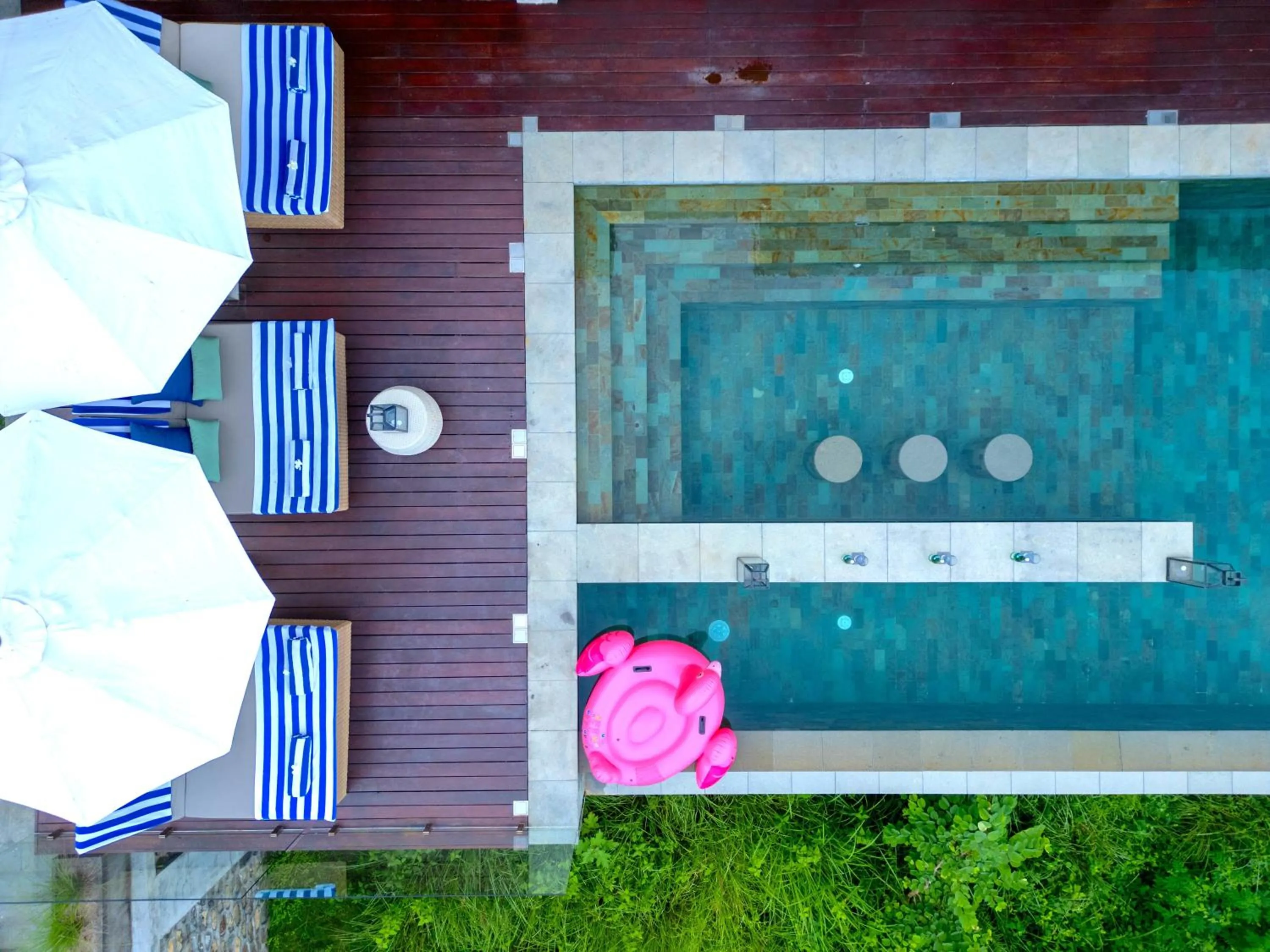 Swimming pool in Selong Selo Resort and Villas