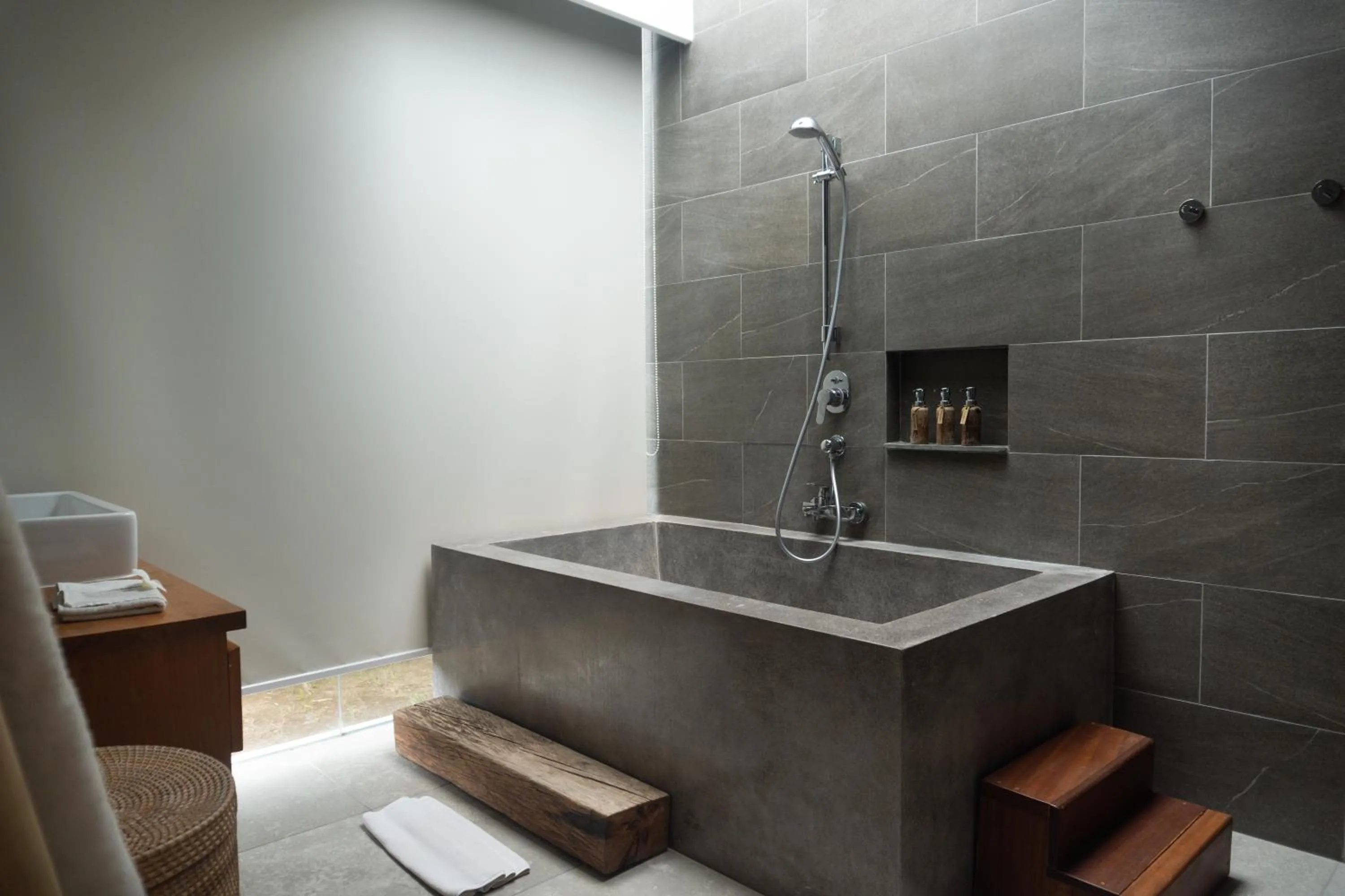 Bath in Selong Selo Resort and Villas