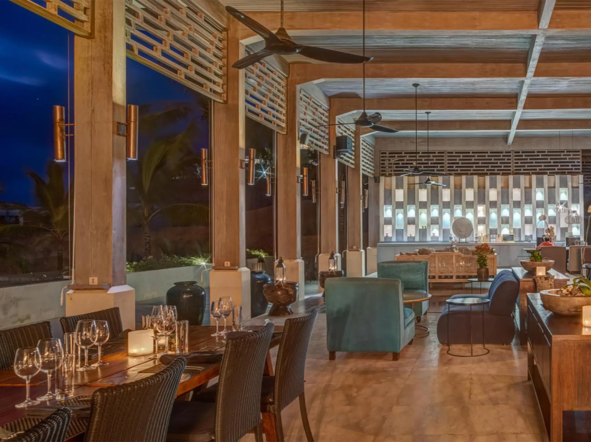 Restaurant/places to eat in Selong Selo Resort and Villas