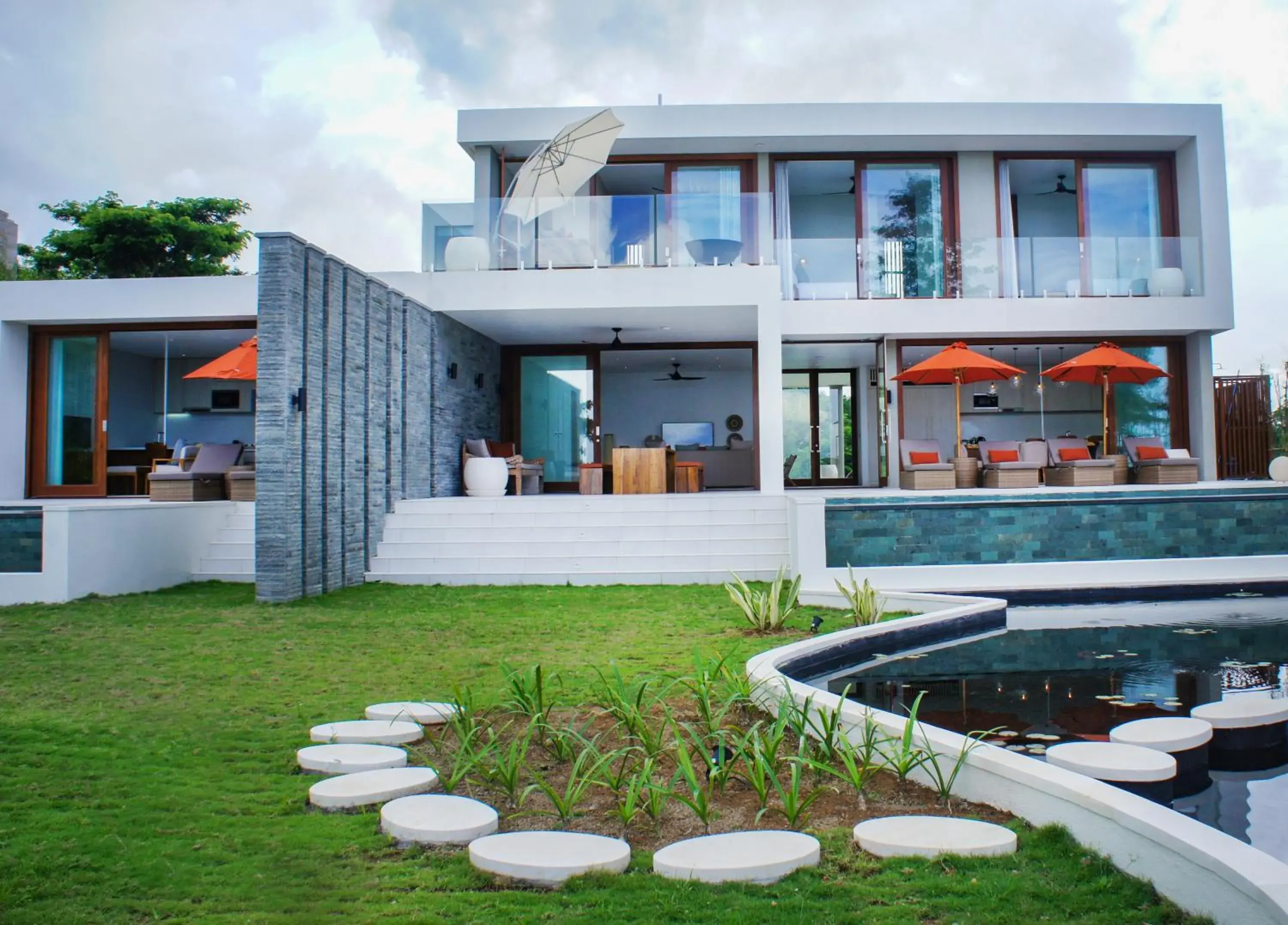 Bespoke 4-Bedroom Villa with Panoramic Ocean View in Selong Selo Resort and Villas Bespoke 4-Bedroom Villa with Panoramic Ocean View in Selong Selo Resort and Villas