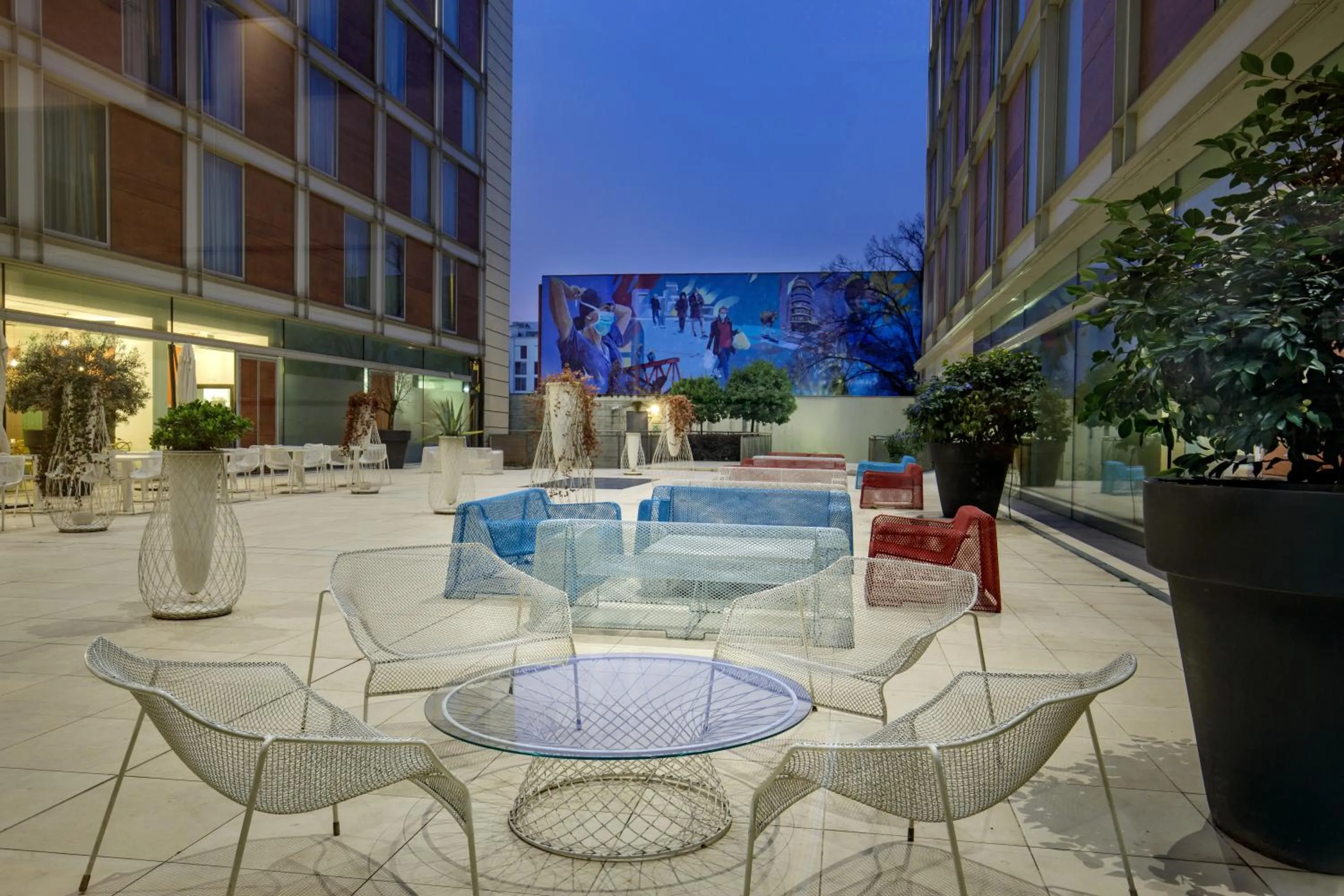 Patio in DoubleTree By Hilton Milan