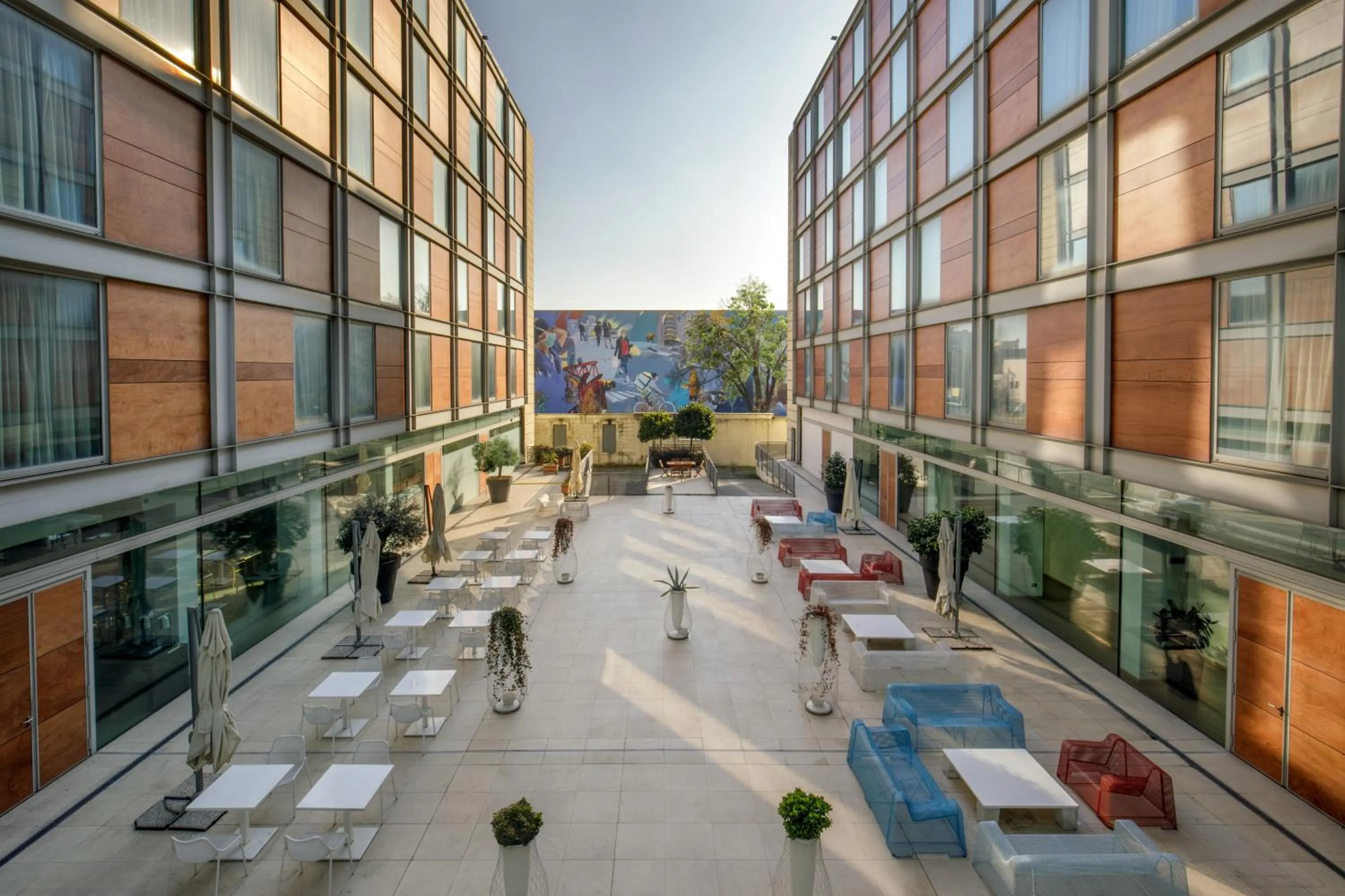 Patio in DoubleTree By Hilton Milan