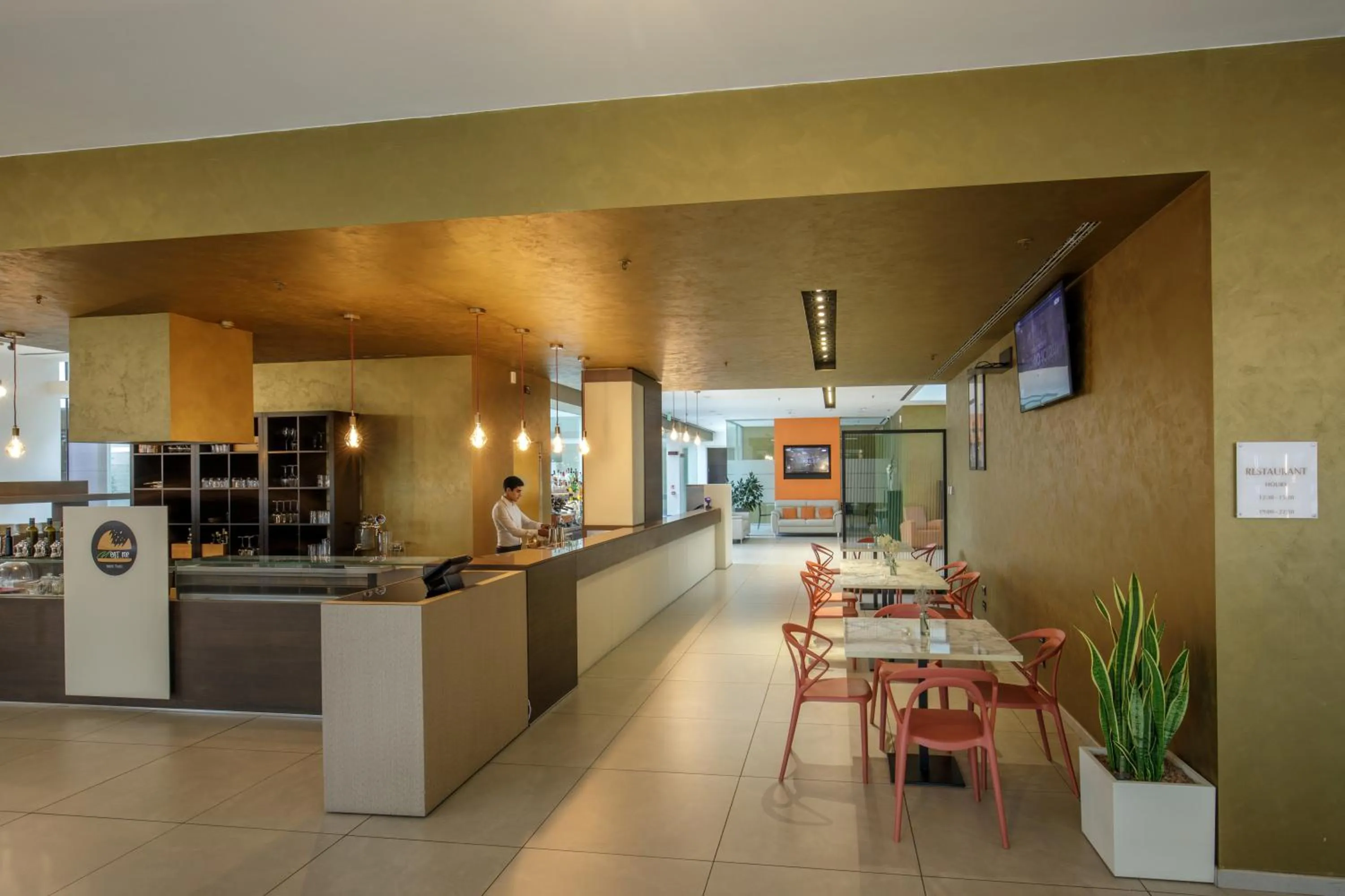 Restaurant/places to eat in DoubleTree By Hilton Milan