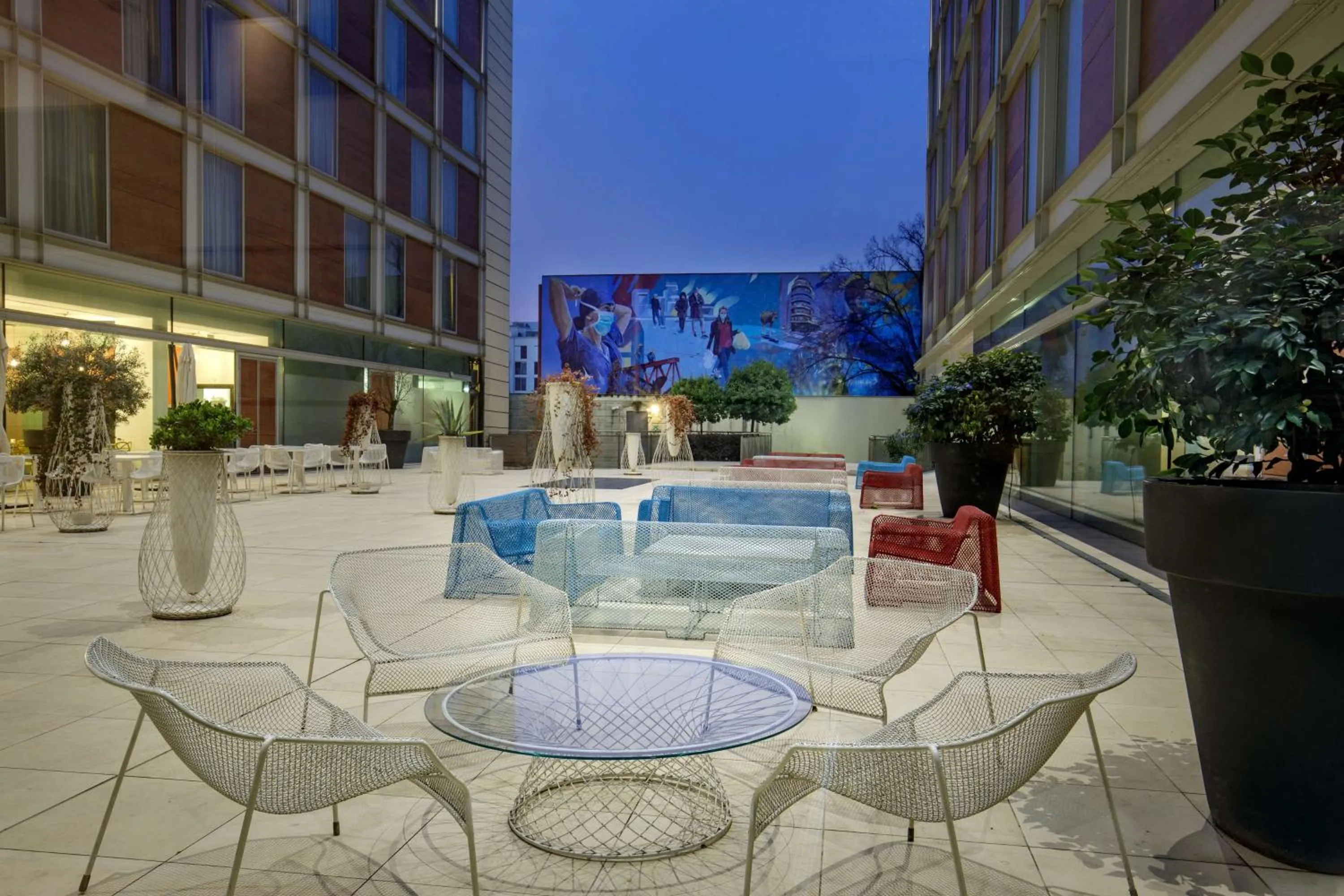 Patio in DoubleTree By Hilton Milan