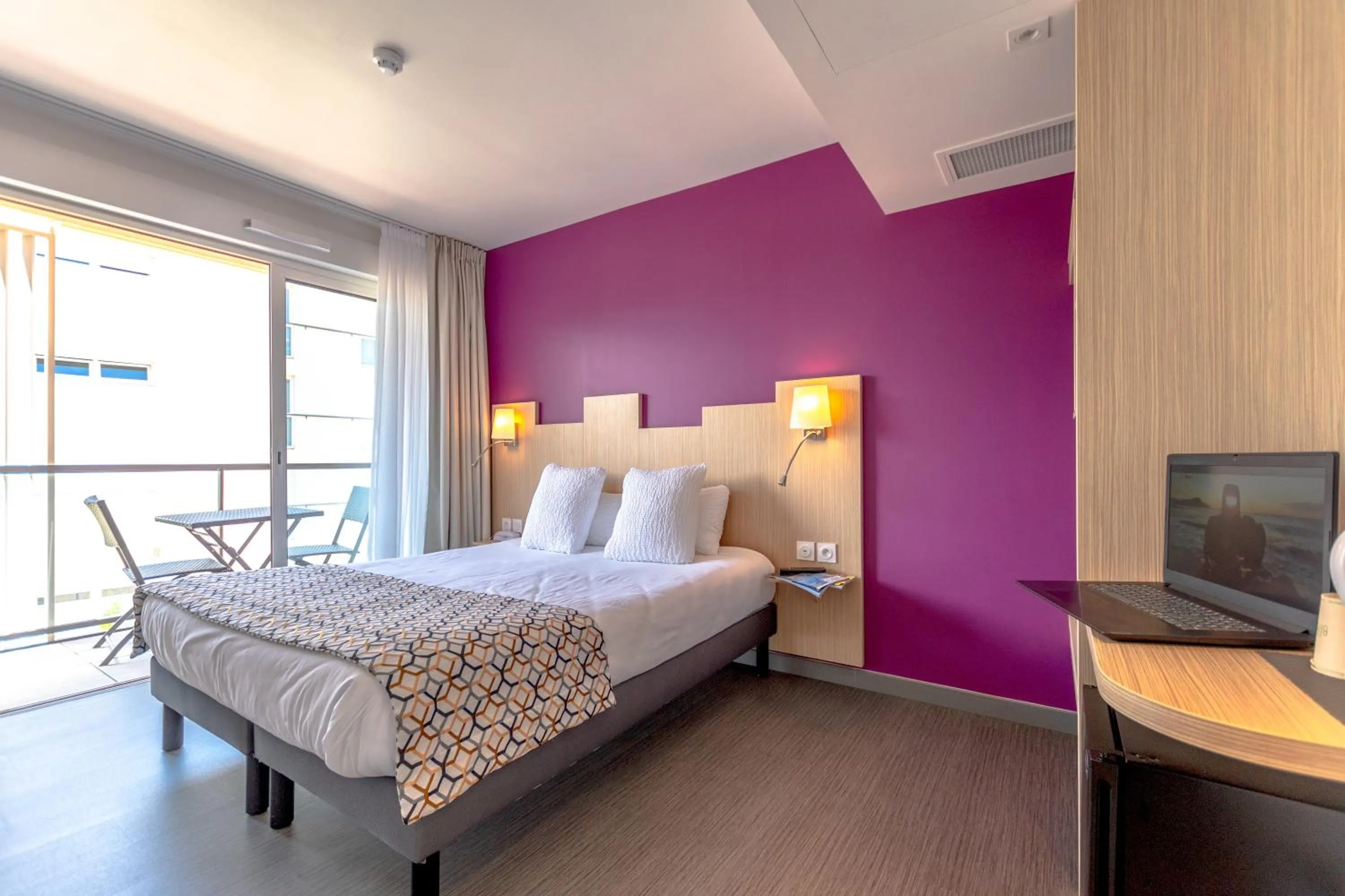 Bed in Hotel Le Virevent