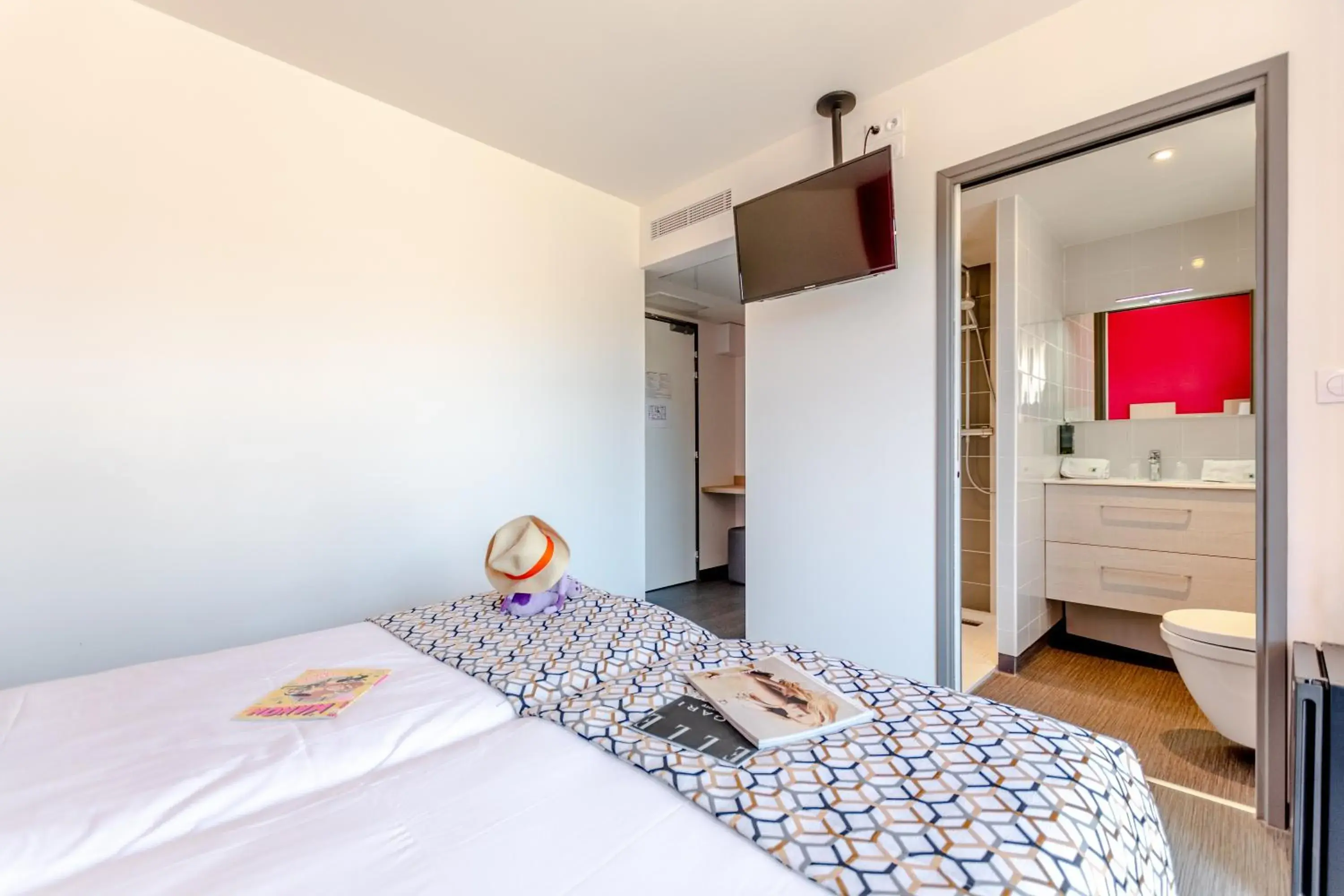 Bed in Hotel Le Virevent Bed in Hotel Le Virevent