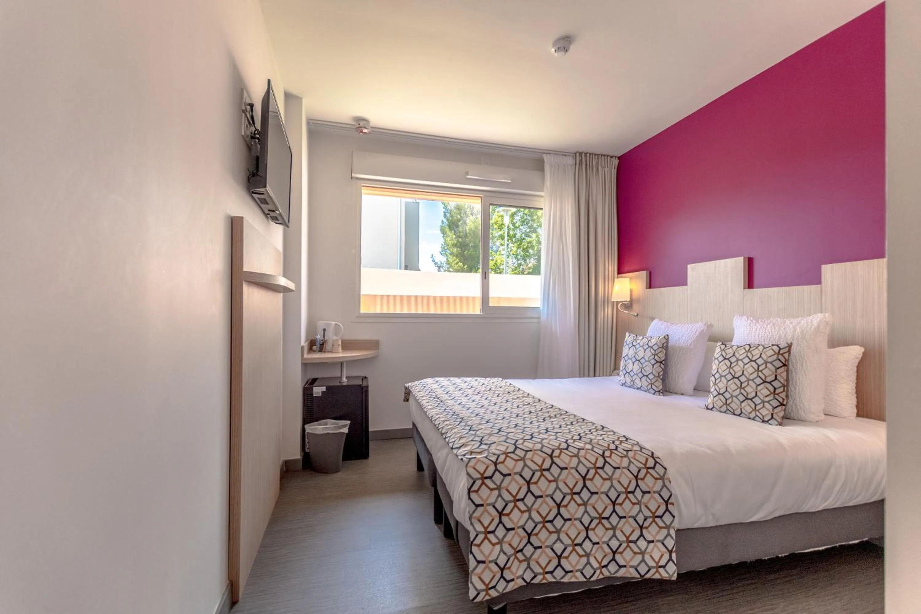 Photo of the whole room, Bed in Hotel Le Virevent