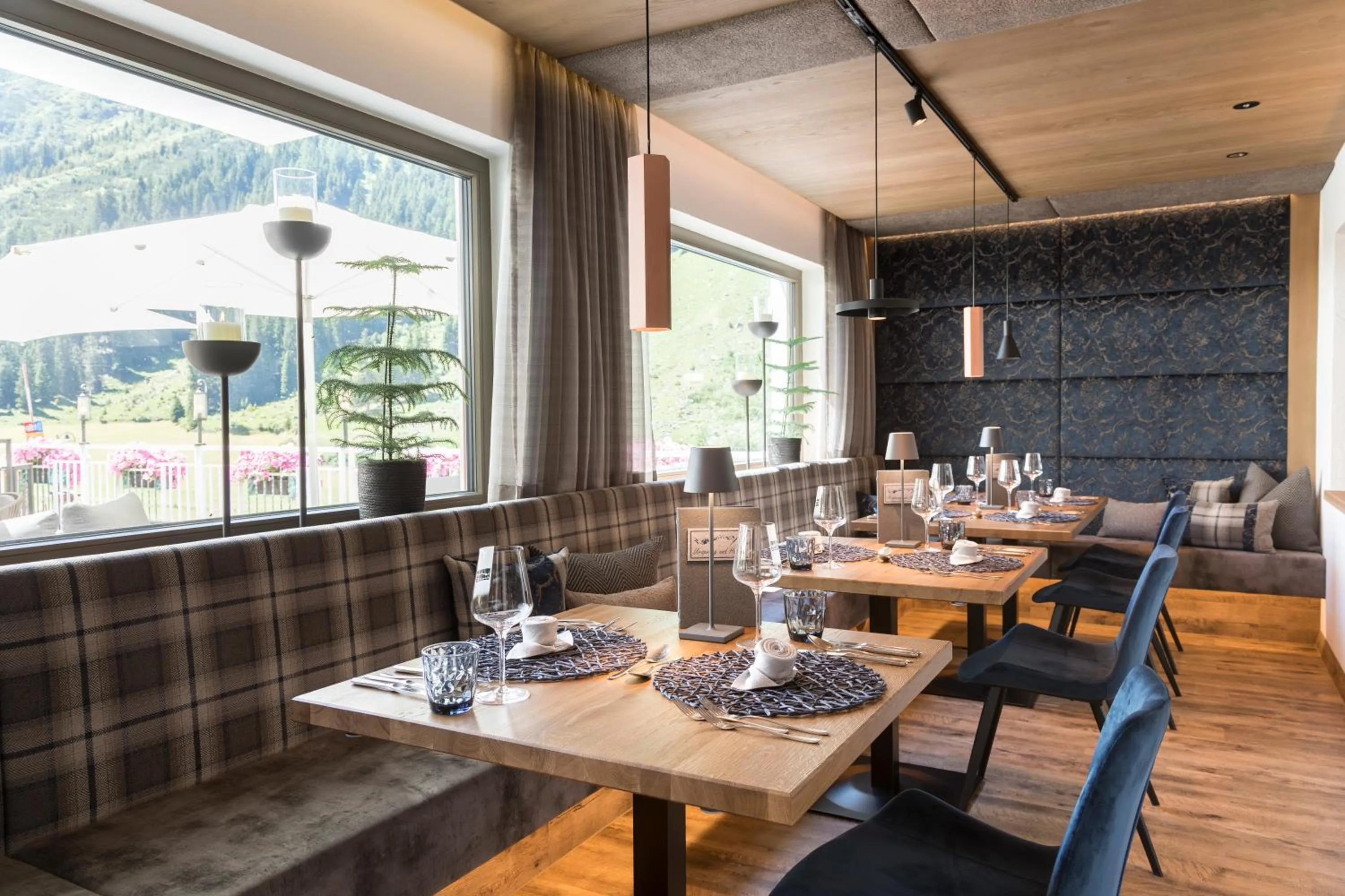 Restaurant/places to eat in GenussHotel Sonnblick