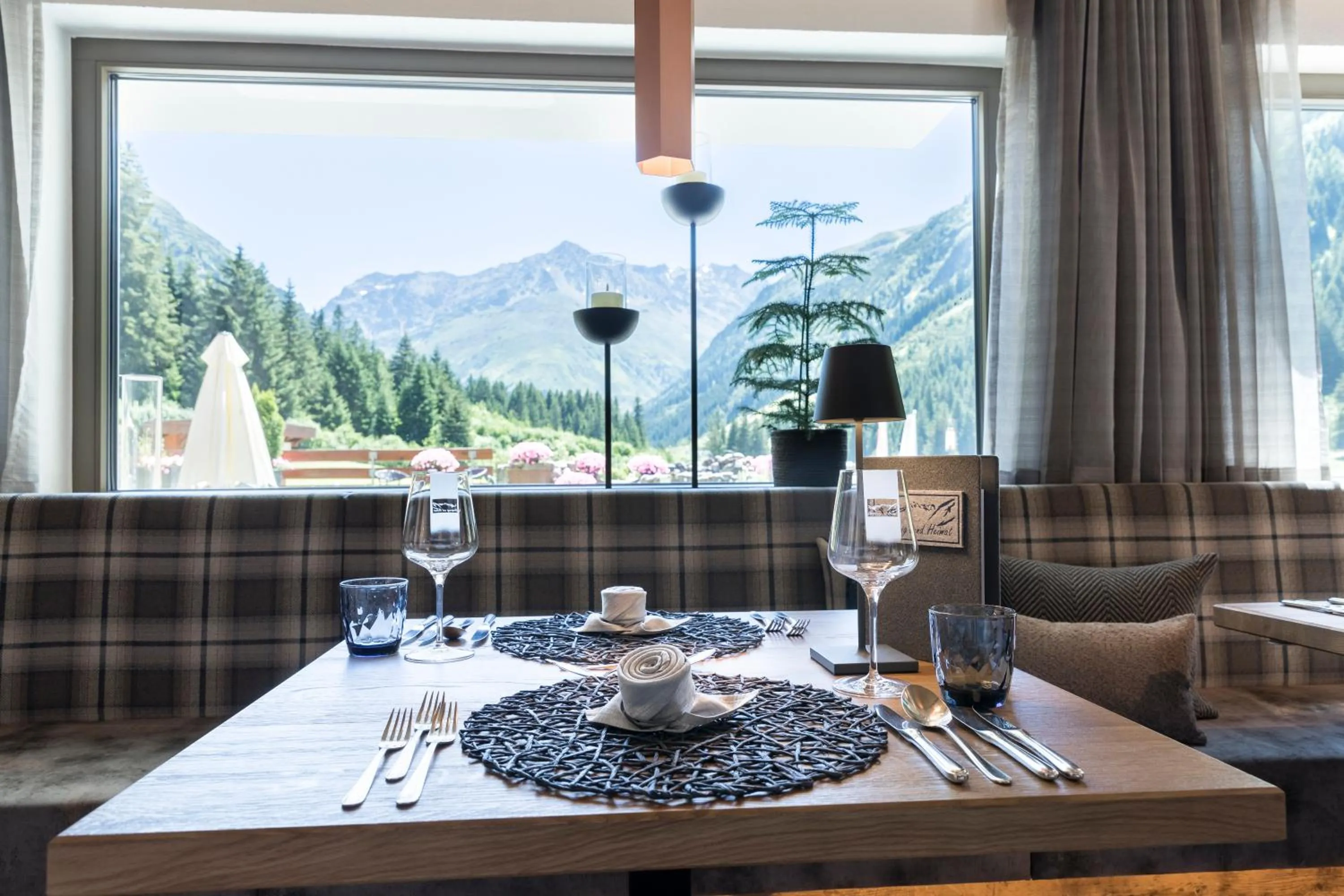 Restaurant/places to eat in GenussHotel Sonnblick