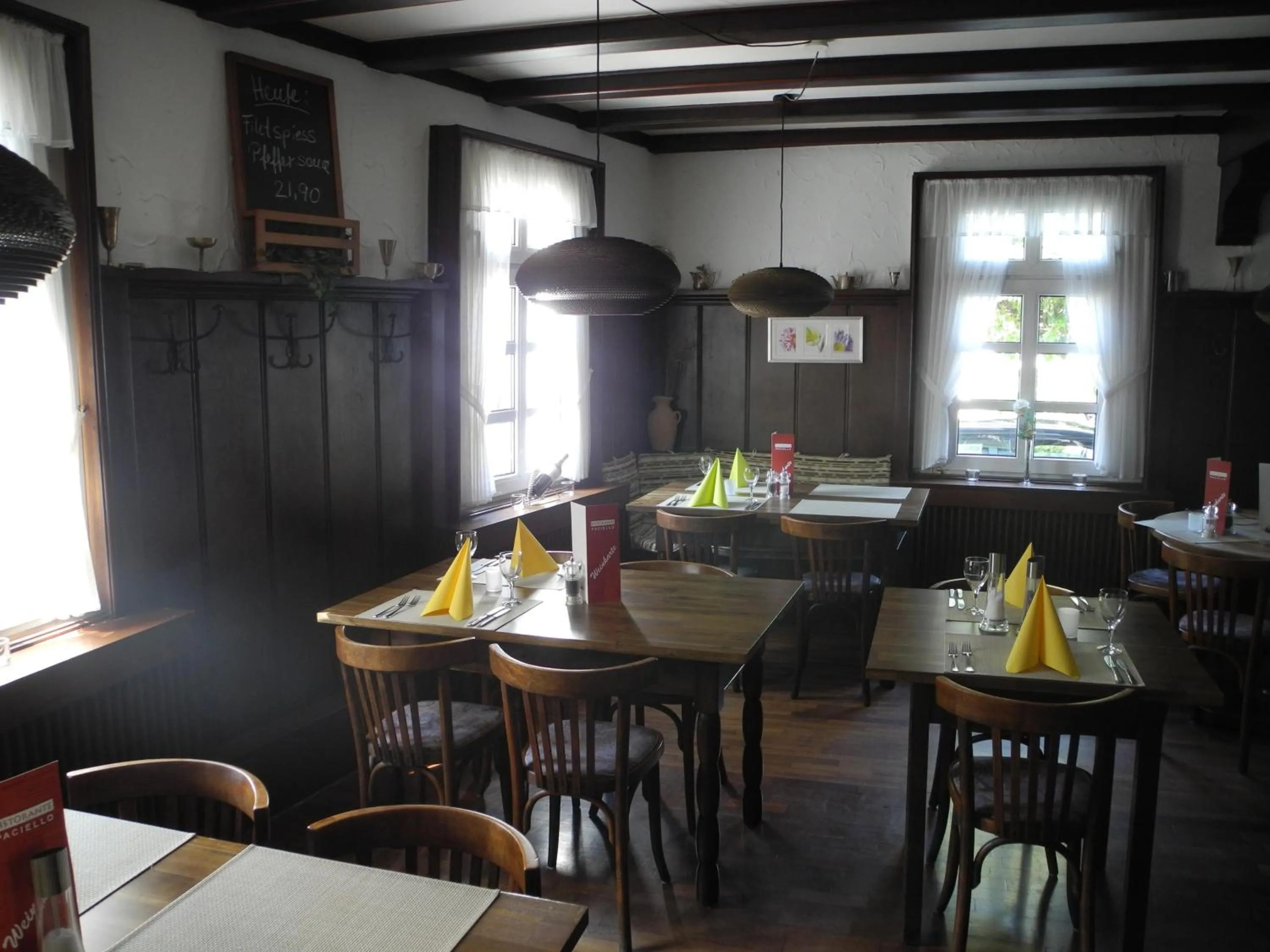 Restaurant/places to eat in Paciello Restaurant Hotel