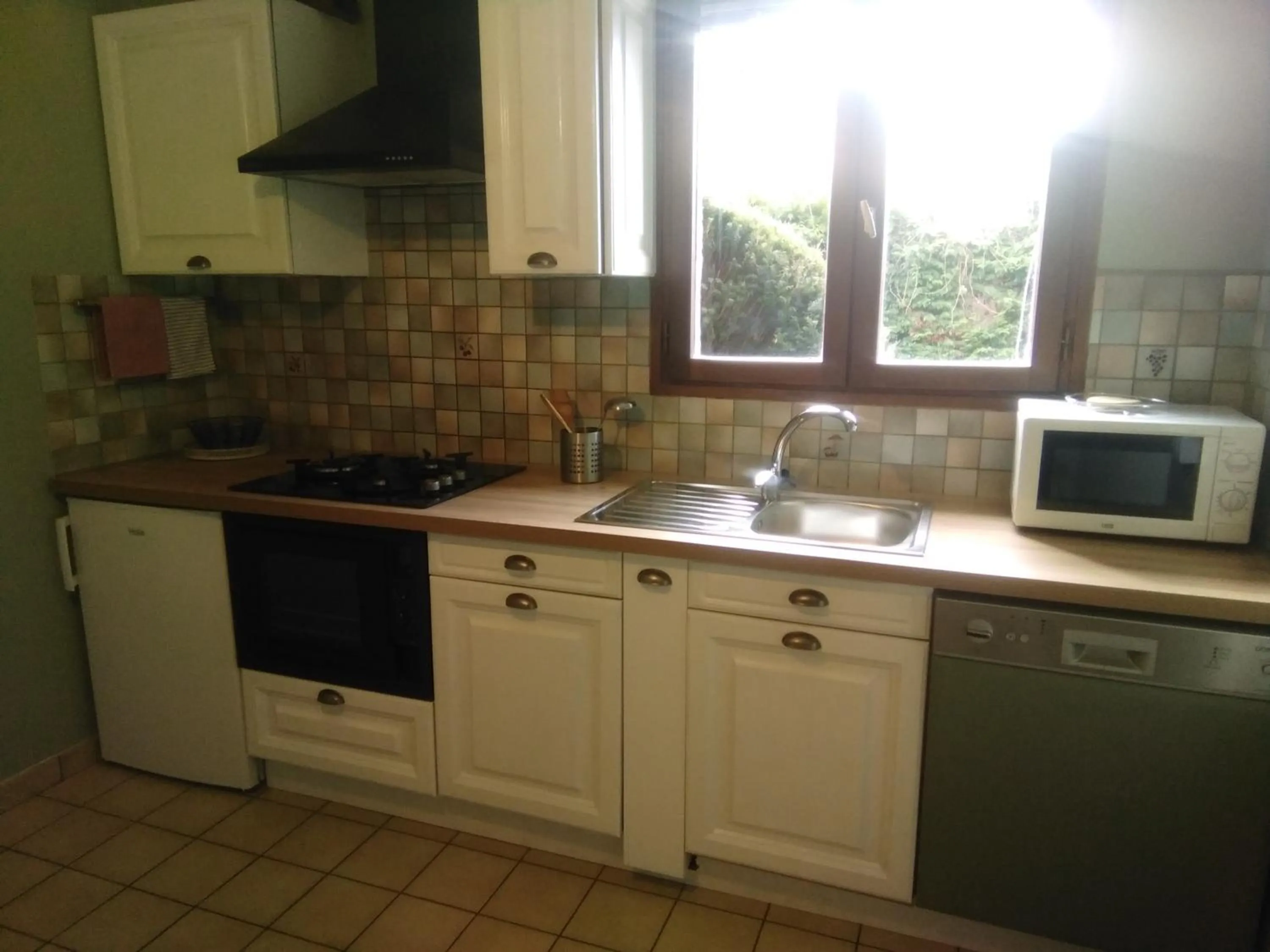 Kitchen or kitchenette in Le Clos Gentiane