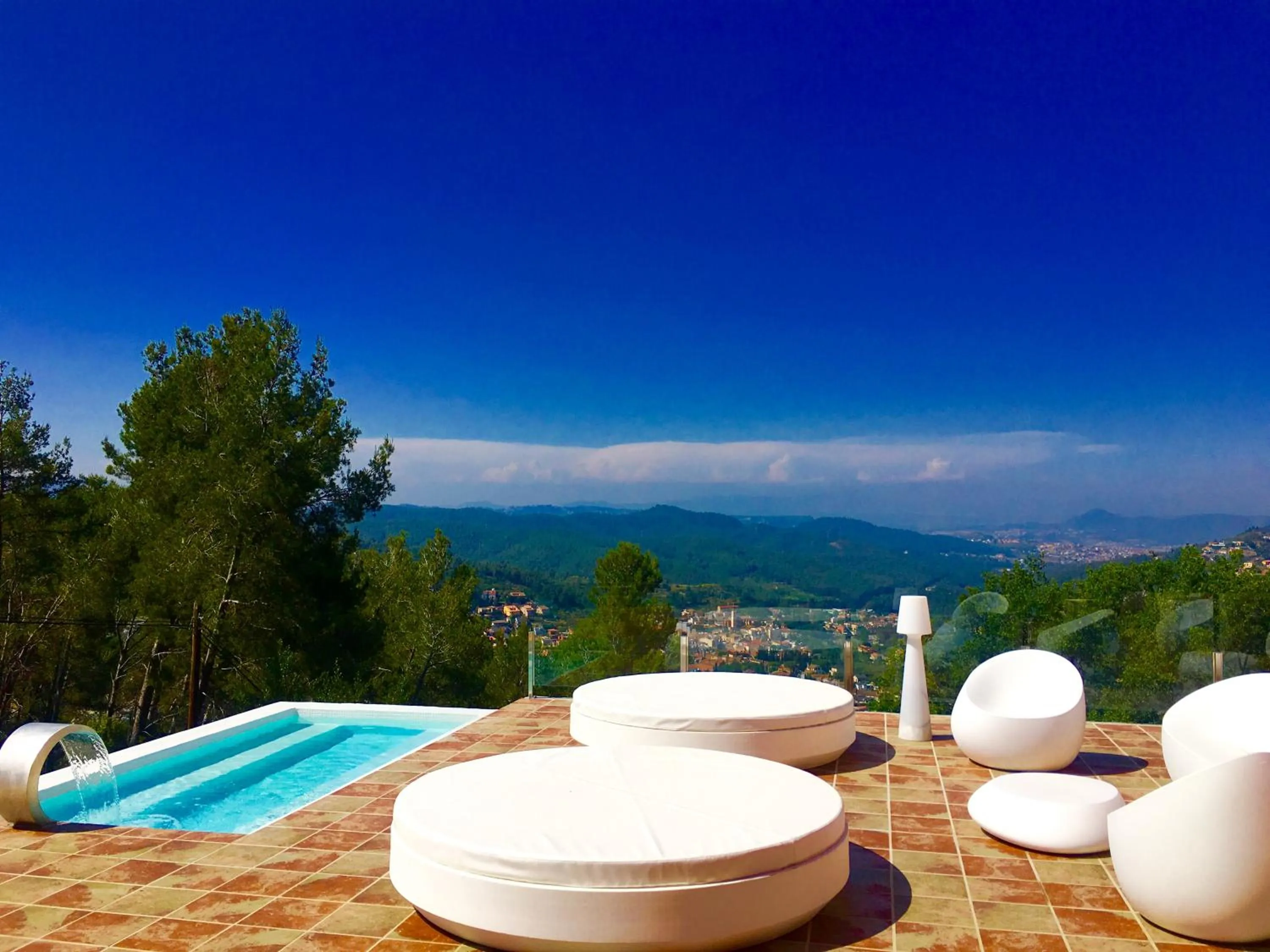 Swimming pool in Petit Mirador
