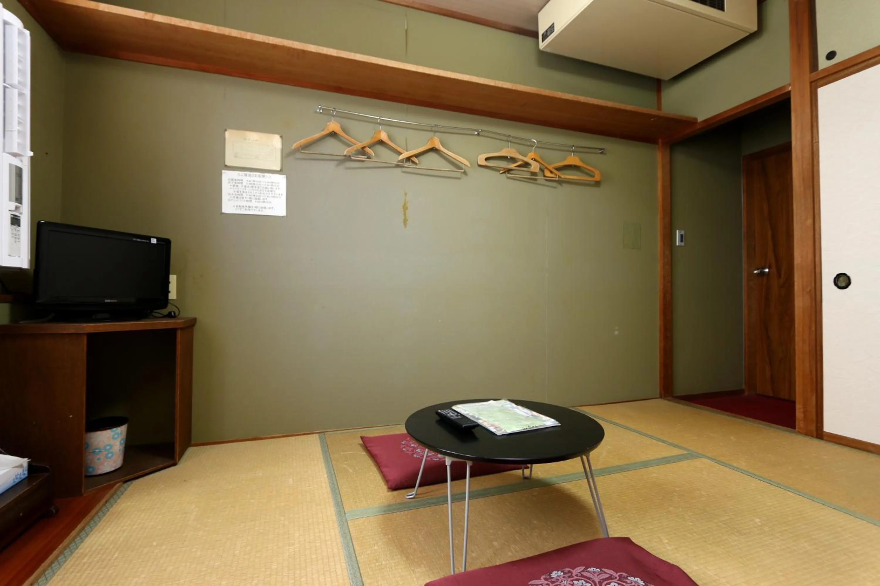 Japanese Style Twin Room with Shared Toilet and Bathroom - single occupancy in Lodge Sano