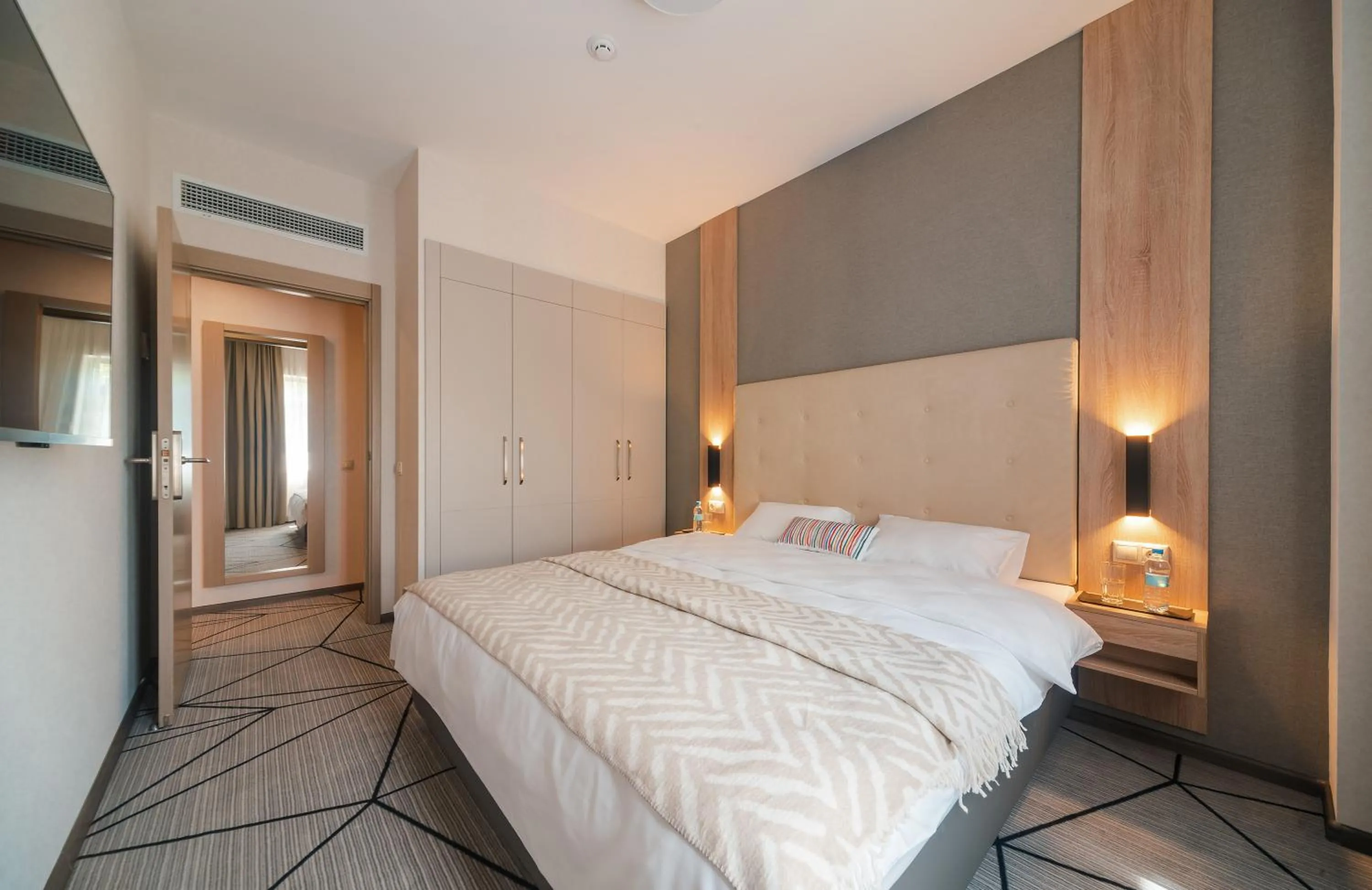 One-Bedroom Apartment - single occupancy in City Park Apart Hotel by CHM