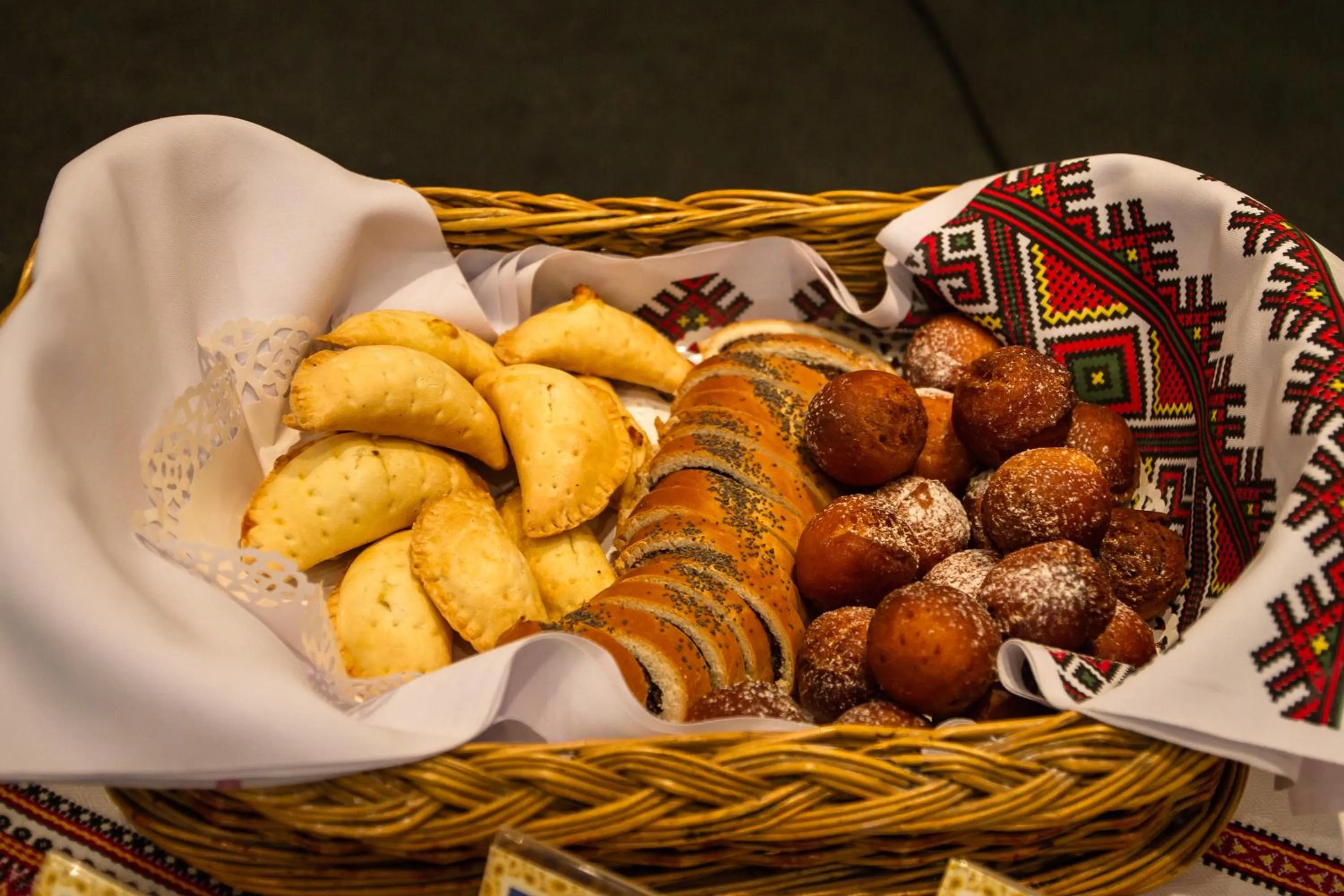 Restaurant/places to eat in Premier Hotel Dnister